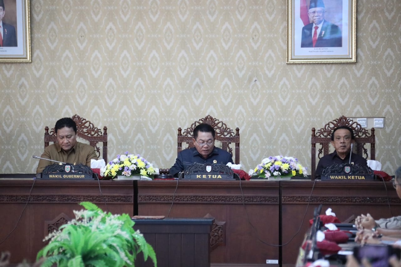 Wagub Kalteng Edy Pratowo Hadiri Rapat Paripurna ke - 3 Masa Persidangan I Tahun Sidang 2024 DPRD Prov. Kalteng