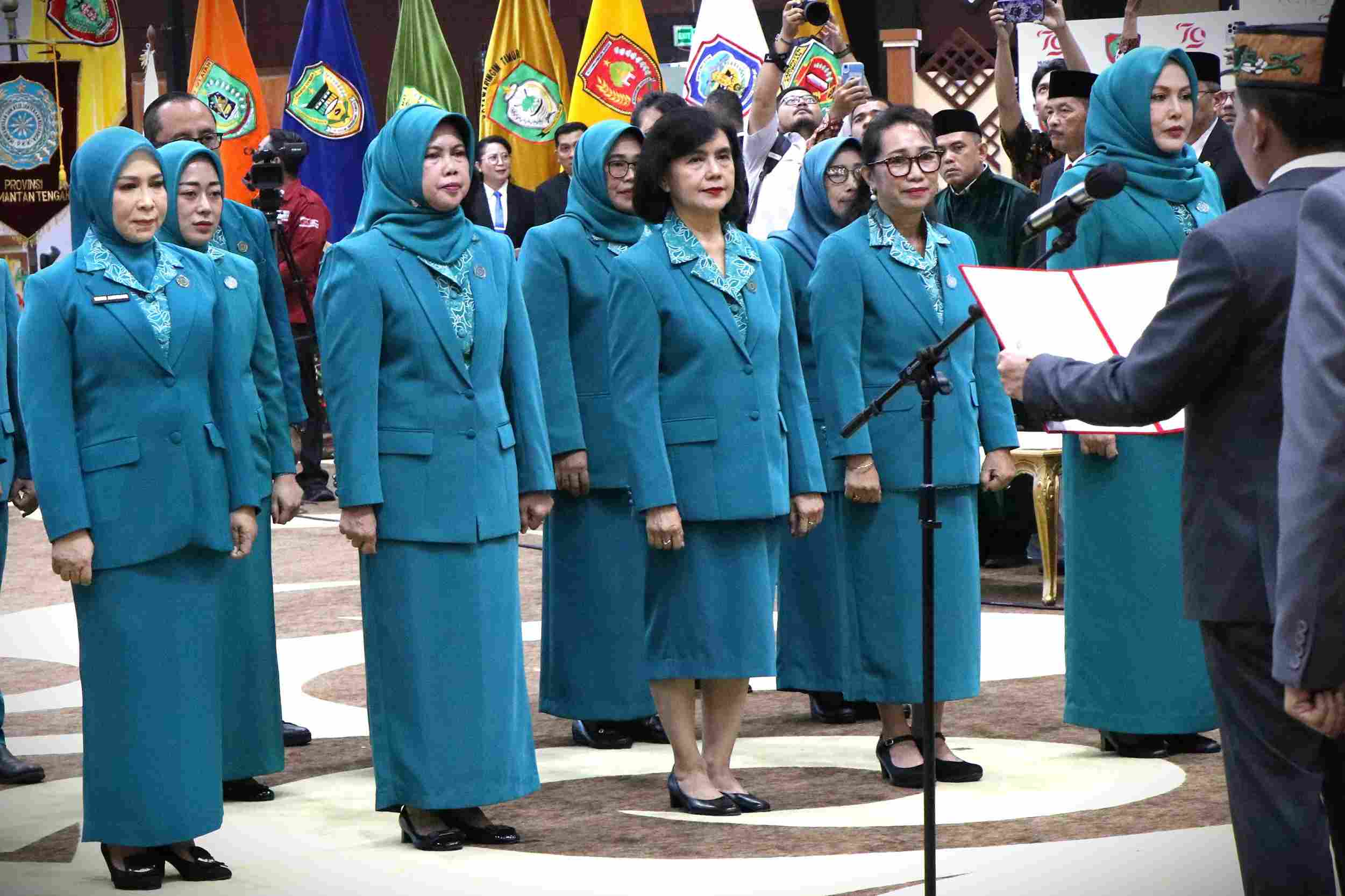 Kepala BKD Lisda Arriyana Resmi Dilantik Sebagai Pengurus TP-PKK Prov. Kalteng