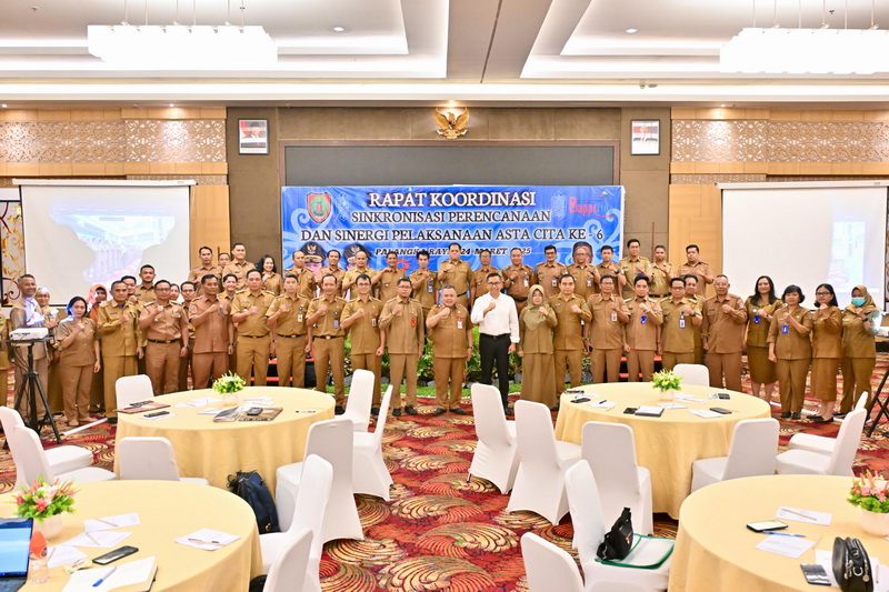 Kepala Bapperida Prov. Kalteng Leonard S. Ampung Buka Rakor Sinkronisasi Perencanaan dan Sinergi Pelaksanaan Asta Cita ke-6