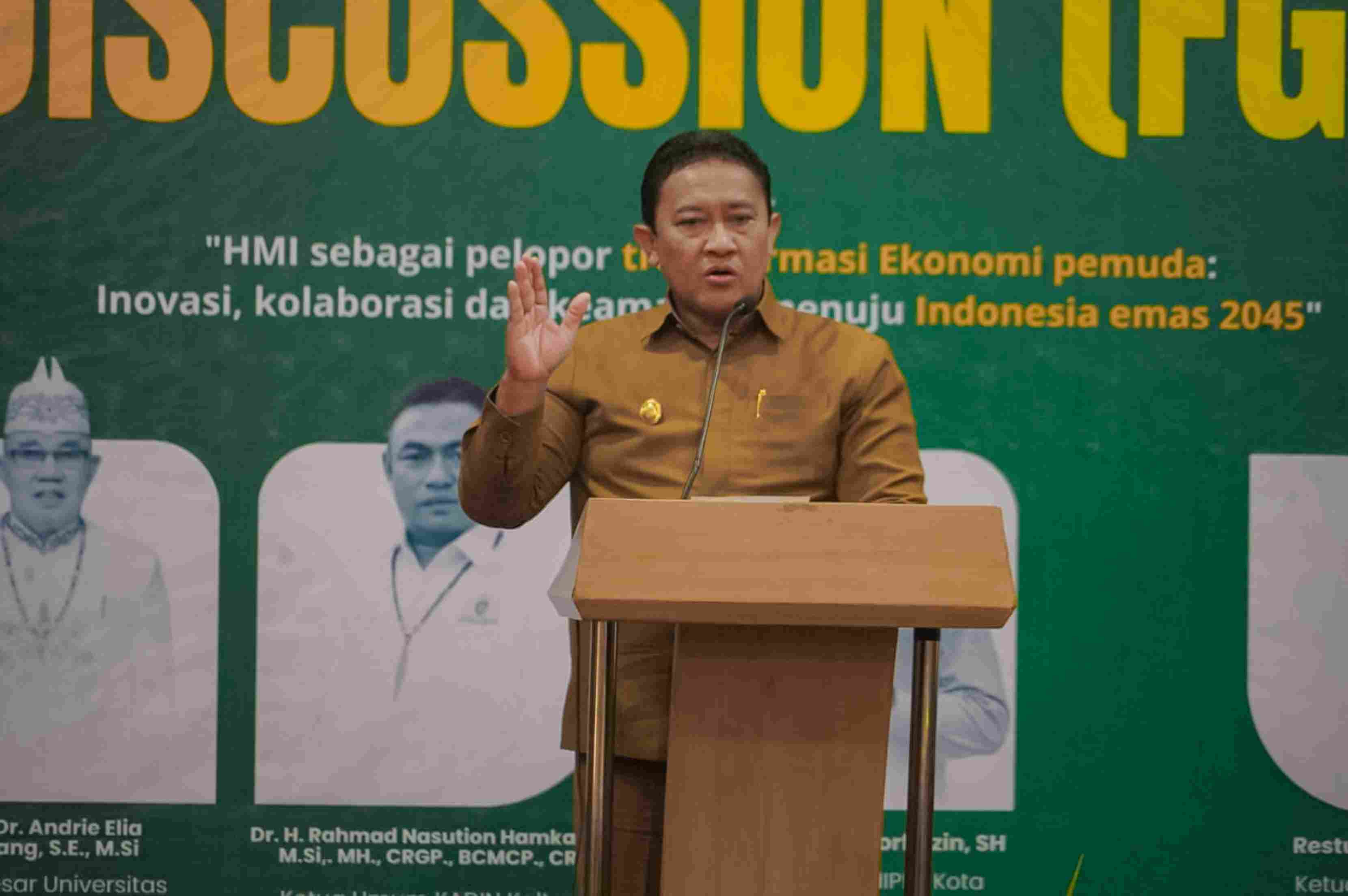 Wagub Kalteng Edy Pratowo Buka FGD yang Diselenggarakan Oleh HMI Kalteng
