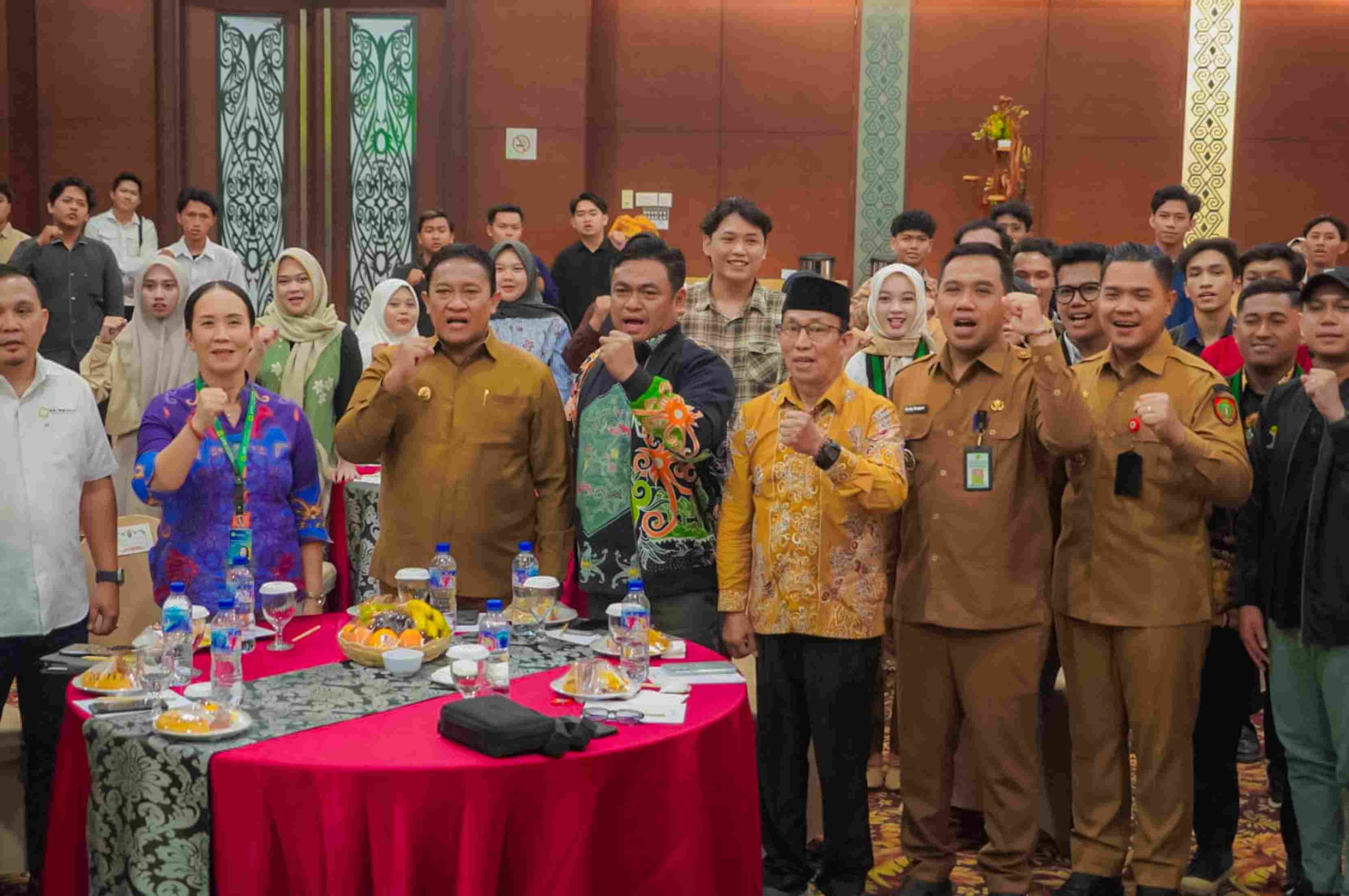 Wagub Kalteng Edy Pratowo Buka FGD yang Diselenggarakan Oleh HMI Kalteng