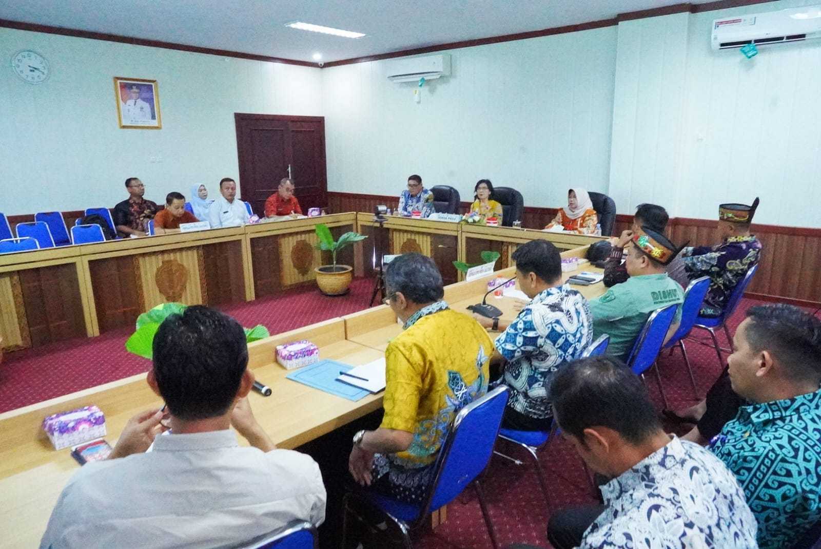 Sekda Kalteng Linae Victoria Aden Perkuat Peran Kepala Daerah dan Lurah Antisipasi Karhutla