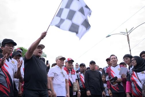 Kepala Dinas Adiah Chandra Sari Apresiasi Masyarakat Barito Timur yang Antusias Ikuti Jalan Sehat Kalteng Berkah 2024