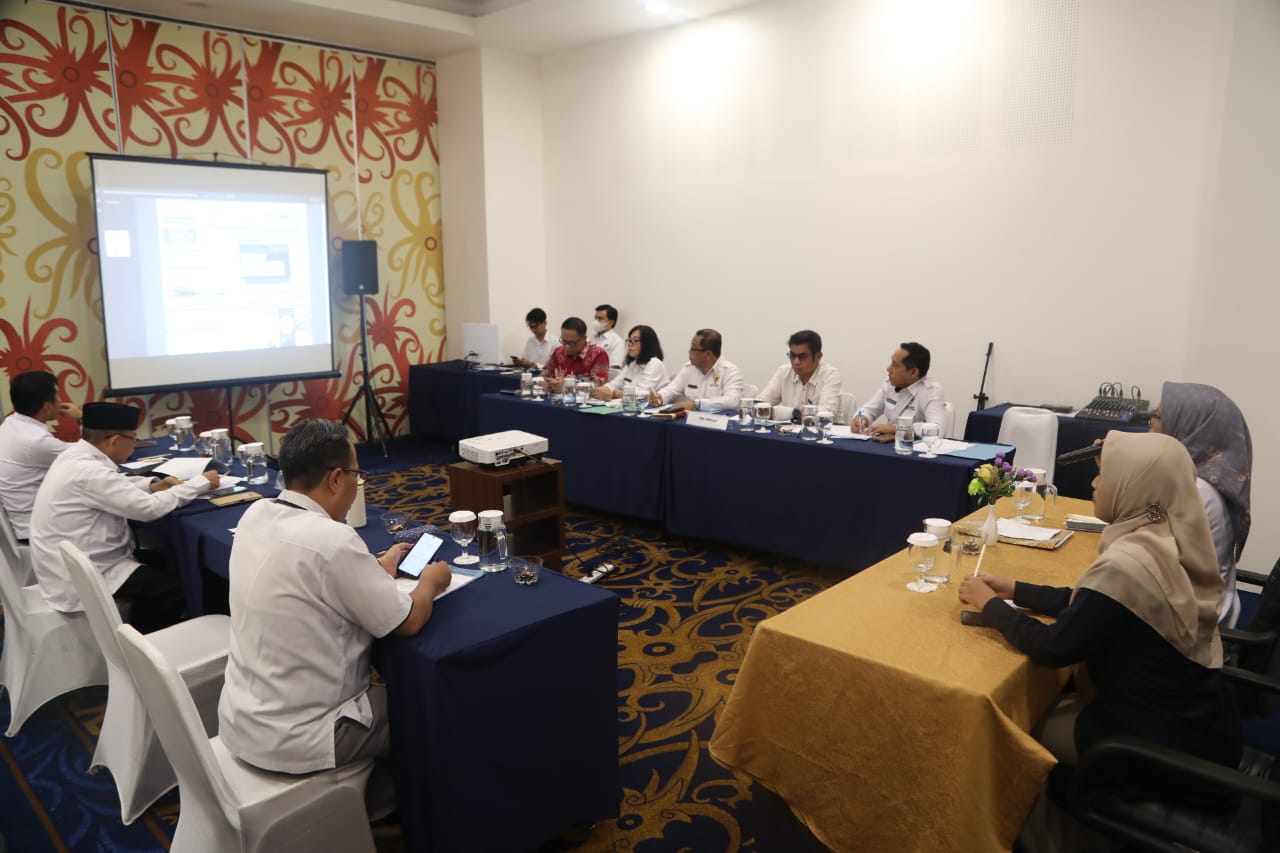 Kadiskominfosantik Prov. Kalteng Agus Siswadi Hadiri Tahapan Presentasi Dalam Monev Keterbukaan Informasi Publik Prov. Kalteng Tahun 2023