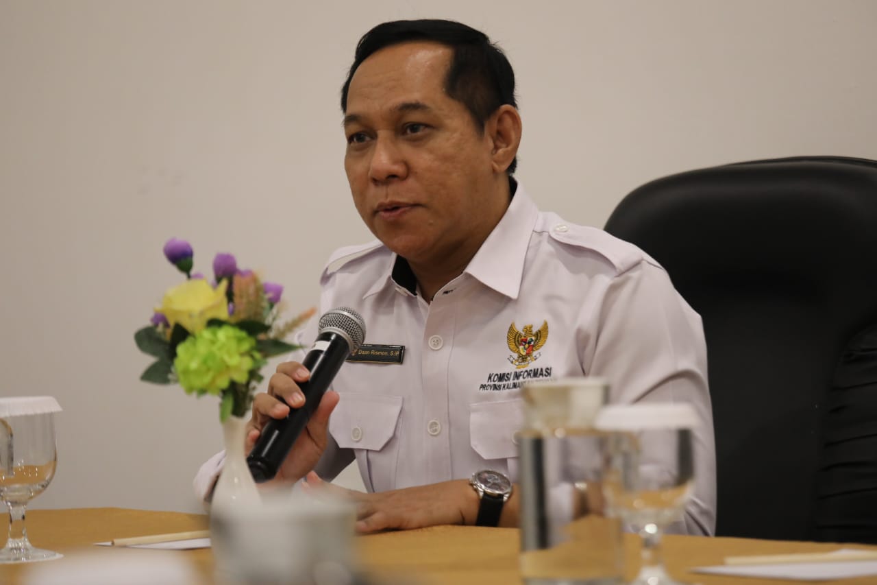 Kadiskominfosantik Prov. Kalteng Agus Siswadi Hadiri Tahapan Presentasi Dalam Monev Keterbukaan Informasi Publik Prov. Kalteng Tahun 2023