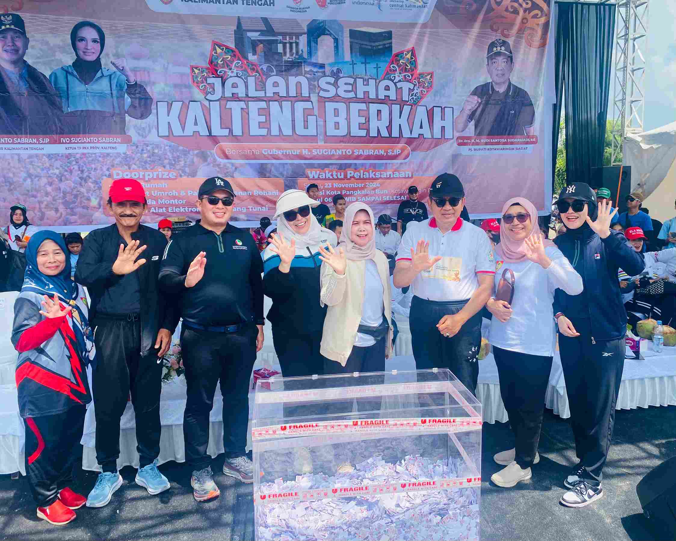Kepala BKD Lisda Arriyana Hadiri Jalan Sehat Kalteng Berkah