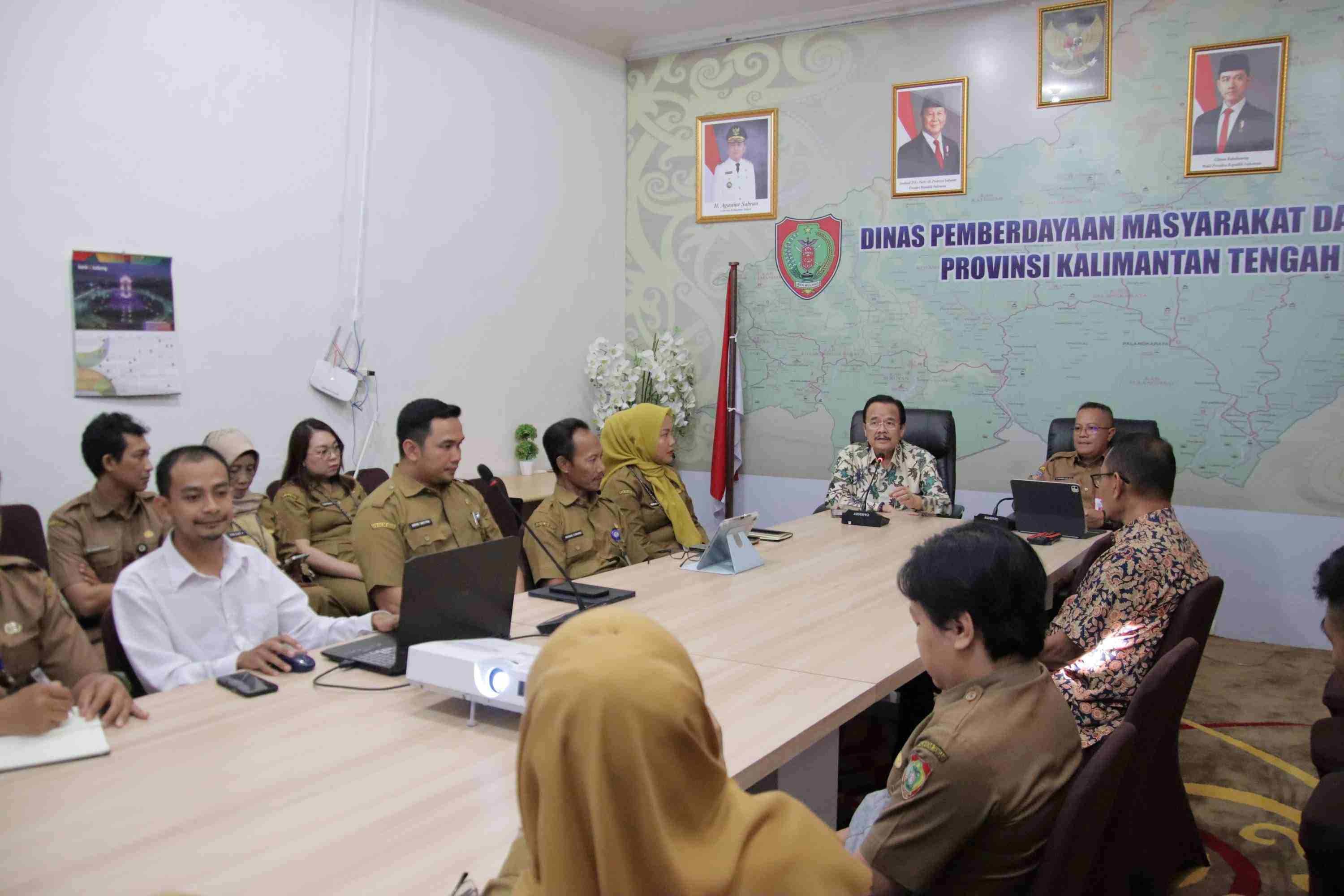 Dinas PMD Prov. Kalteng Terima Kunjungan Anggota Komisi I DPD RI Dapil Kalteng Agustin Teras Narang