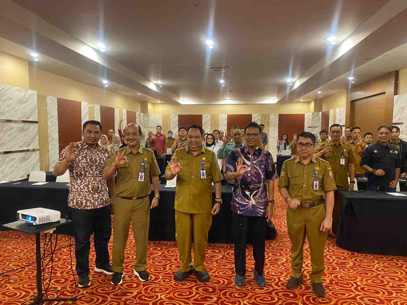 DLH Prov. Kalteng Gelar Rakor Penyelesaian Penyusunan Peta Jalan Rencana Aksi Akselerasi Penuntasan Pengelolaan Sampah Kabupaten/Kota se-Kalteng