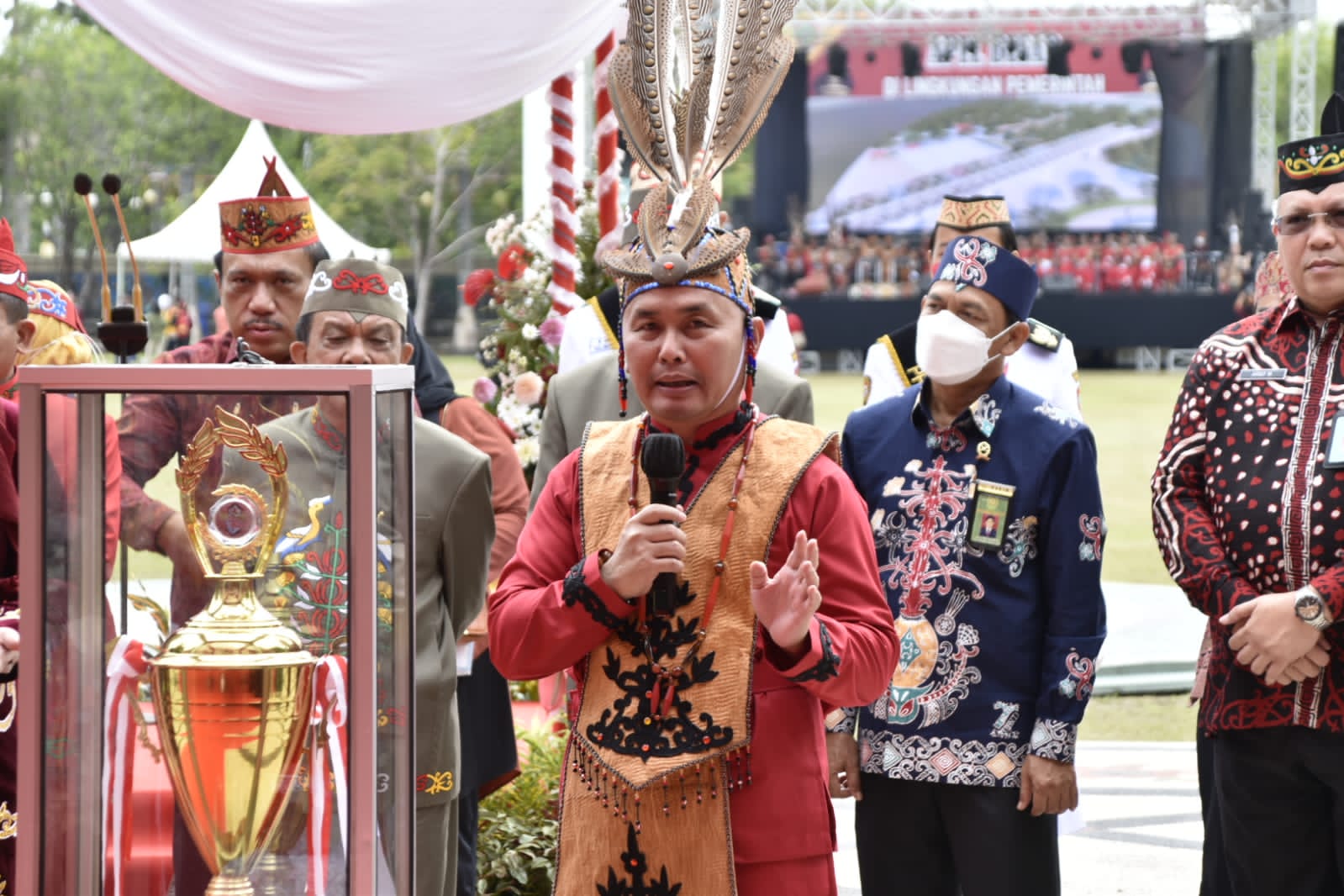 Gubernur Kalteng Tutup Secara Resmi Festival Budaya Isen Mulang Tahun 2022