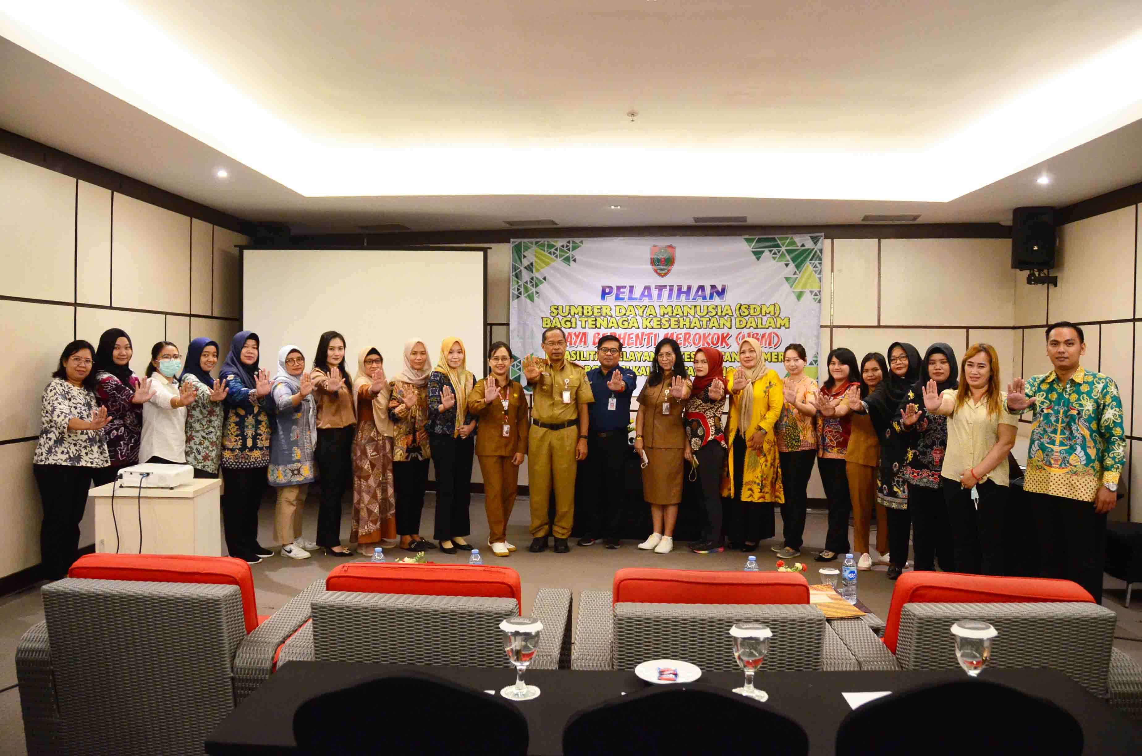 Dinkes Prov. Kalteng Gelar Pelatihan Bagi Tenaga Kesehatan