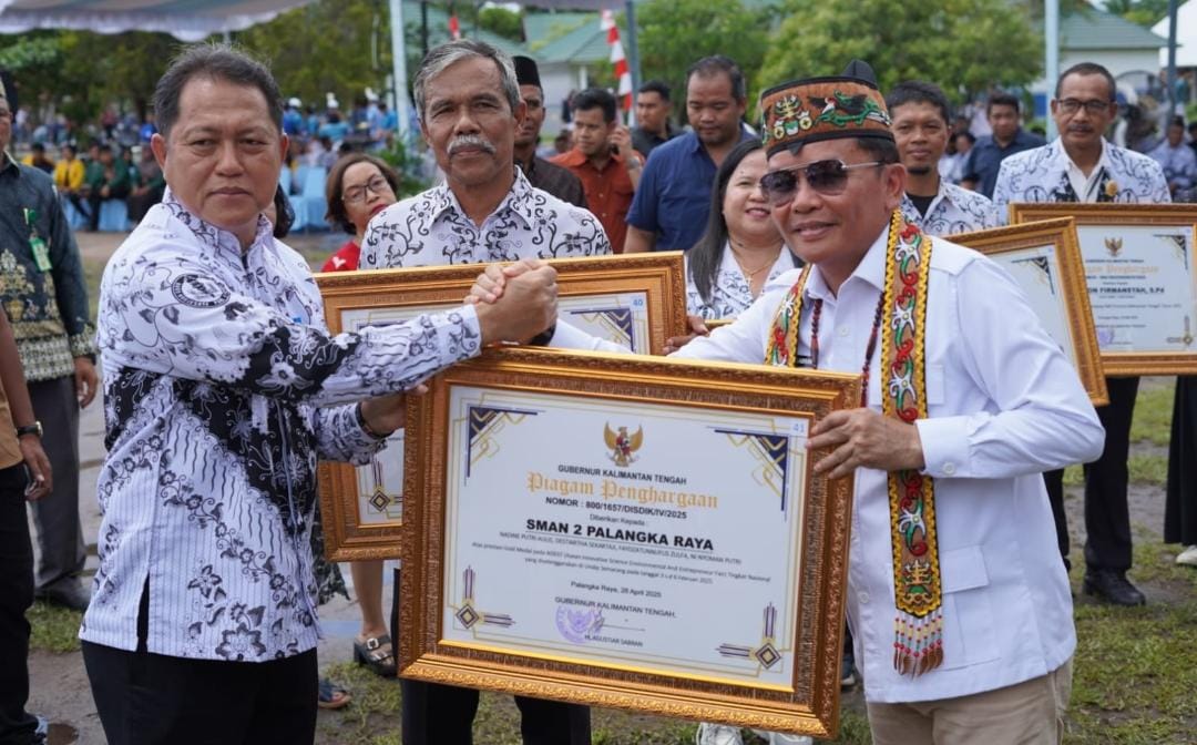 Gubernur Kalteng Agustiar Sabran Pimpin Upacara Peringatan Hari Guru Nasional Tingkat Provinsi Kalteng