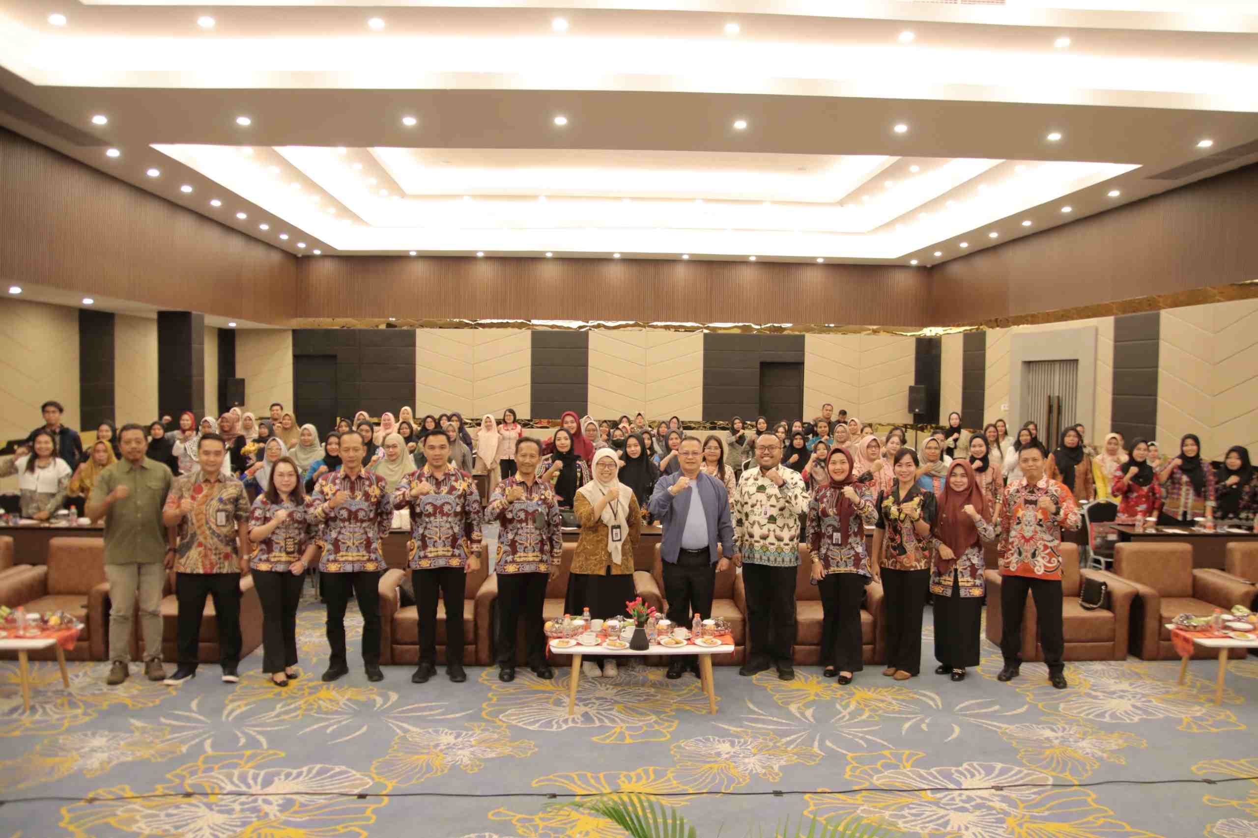 Kadis PMD Prov. Kalteng Aryawan resmi membuka kegiatan Peningkatan Kapasitas Kader Pembangunan Manusia (KPM) Tingkat Provinsi Kalteng