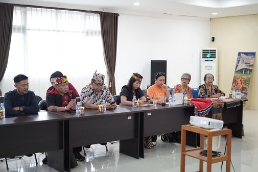Disbudpar Prov. Kalteng Gelar Diskusi Terpumpun dengan pembahasan Busana Jagau Nyai Kalteng