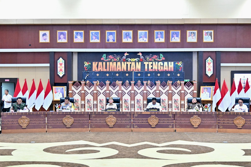 Kepala BAPPERIDA Prov. Kalteng Leonard S. Ampung Ikuti Rakor Pemerintah Daerah dan Forkopimda Dalam Rangka Jelang Hari Raya Idulfitri 1446 H