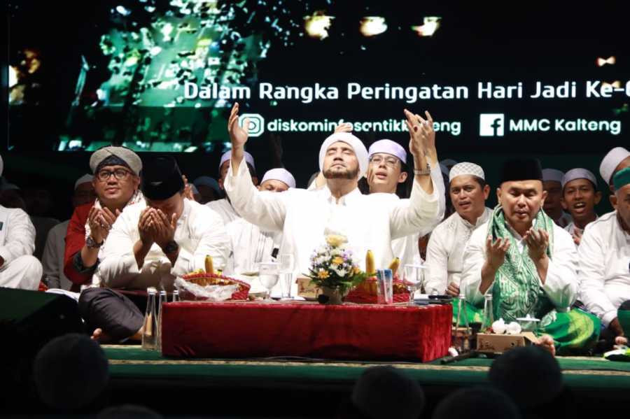 Pemprov Kalteng Gelar Kegiatan Kalteng Bersholawat Bersama Habib Syech bin Abdul Qodir Assegaf dan Al-Habib Quraisy bin Qasim Baharun