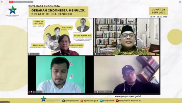 Tak hanya membaca, masyarakat juga diajak menulis