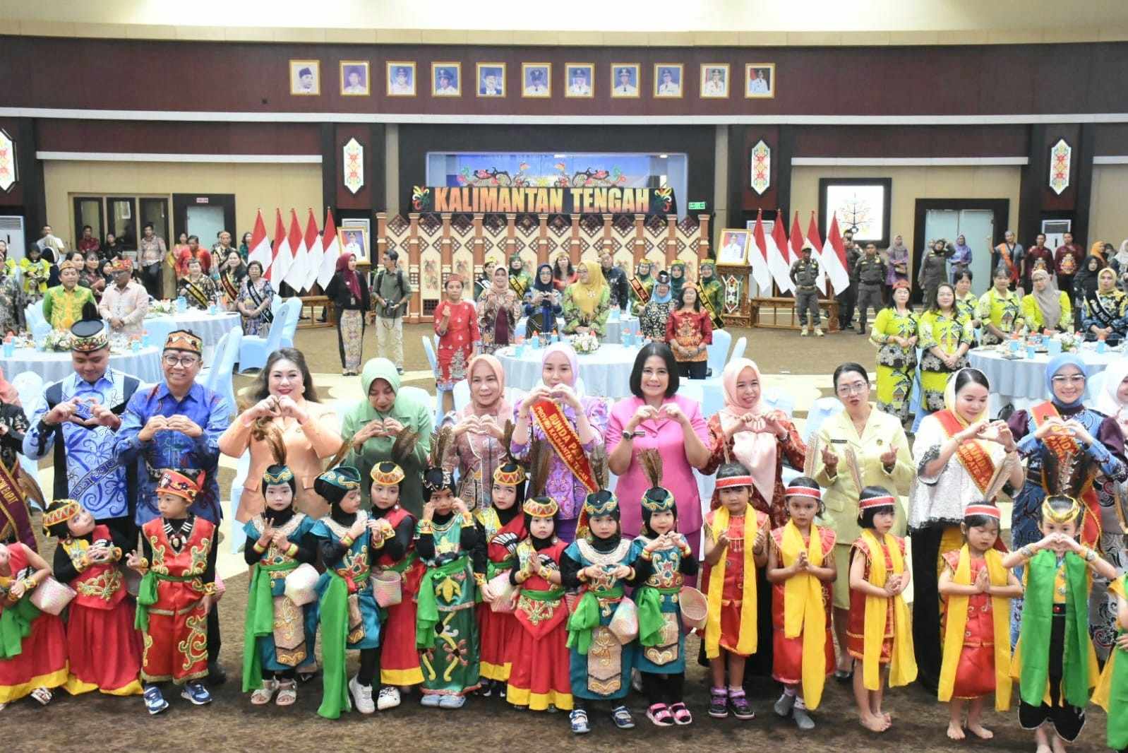Plt. Sekda Prov. Kalteng Leonard S. Ampung Buka Apresiasi Bunda PAUD Tingkat Provinsi Kalteng
