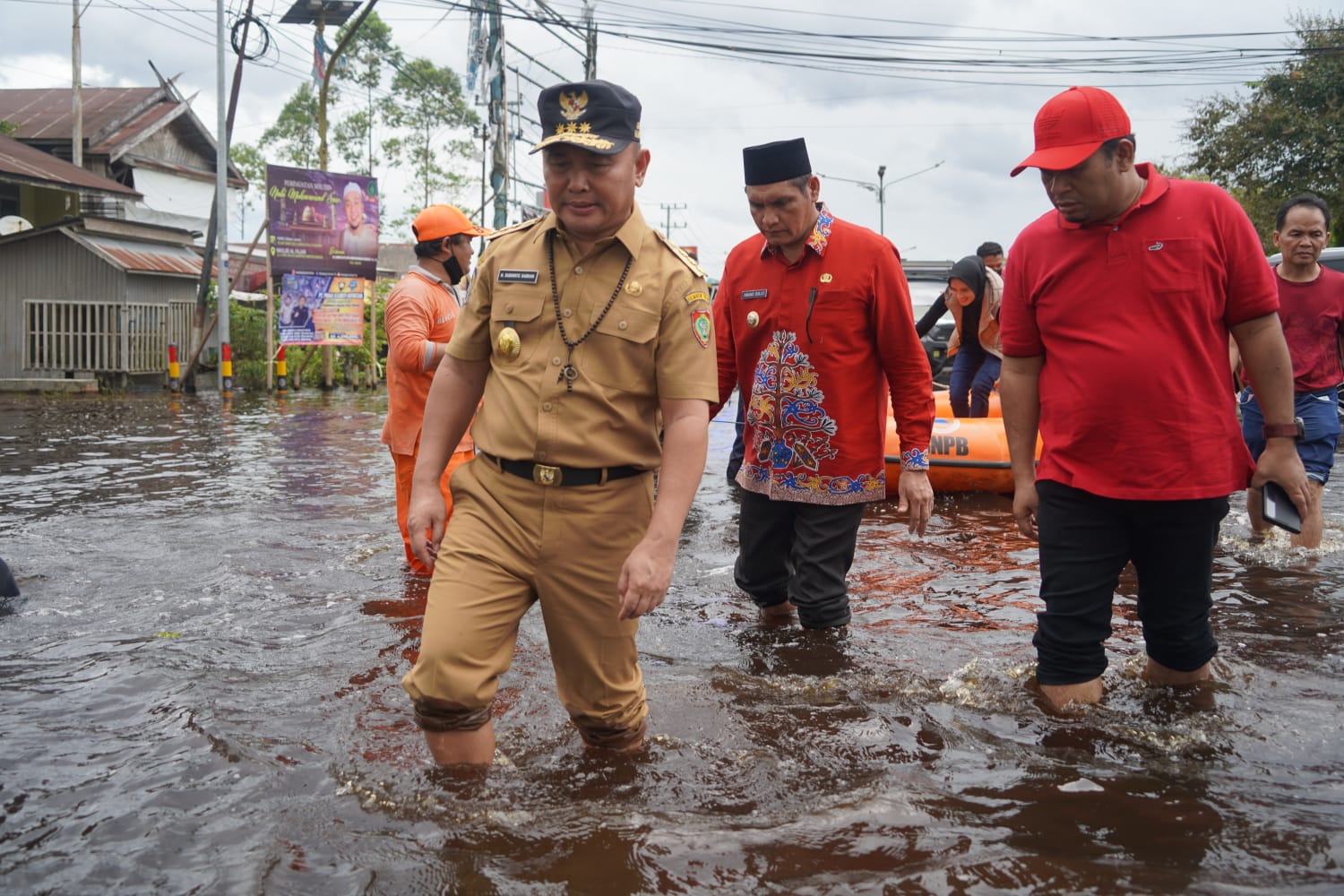 Gubernur Kalteng Beserta Rombongan Lakukan Kunker Dalam Rangka Tinjau Posko - Posko Pengungsian