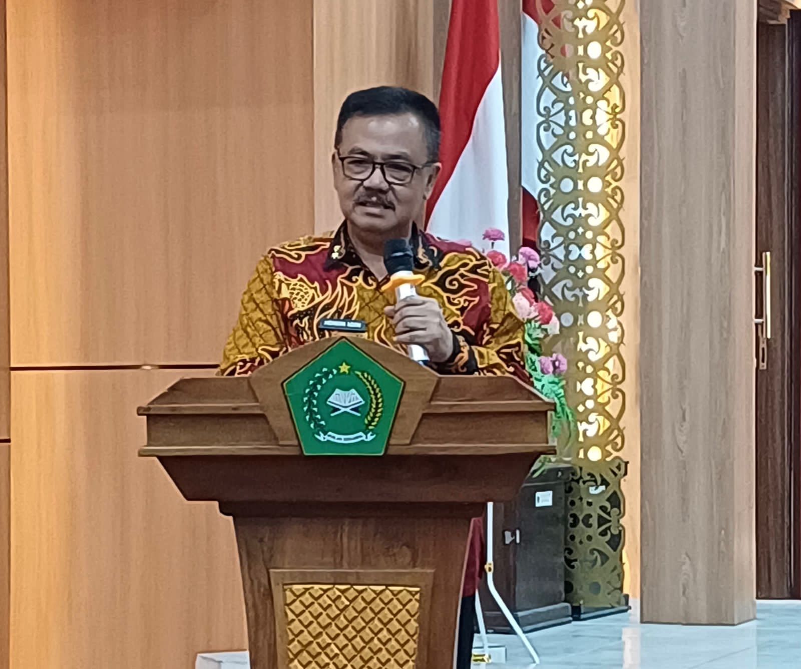 Sahli Herson B. Aden Lepas Kontingen Swayamvara Tripitaka Gatha XI Prov. Kalteng ke Magelang