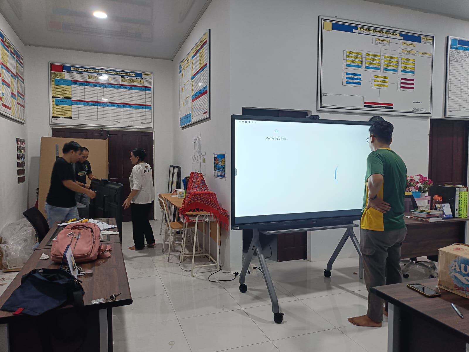 Perkuat Pembelajaran Digital, SMA Negeri 3 Kasongan Dilengkapi IPD, Starlink, dan Panel Surya
