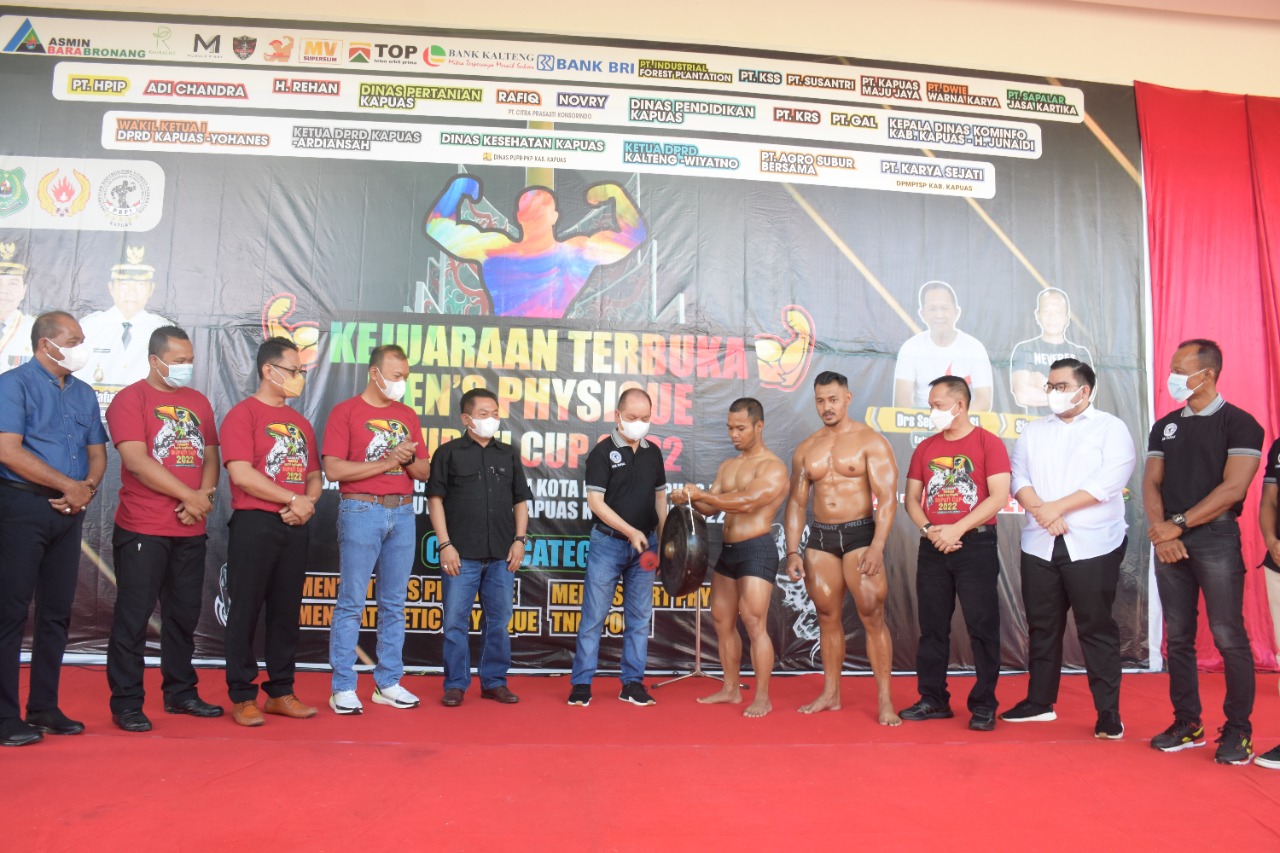 Bupati Kapuas Buka Kejuaran Men’s Physique Bupati Cup 2022