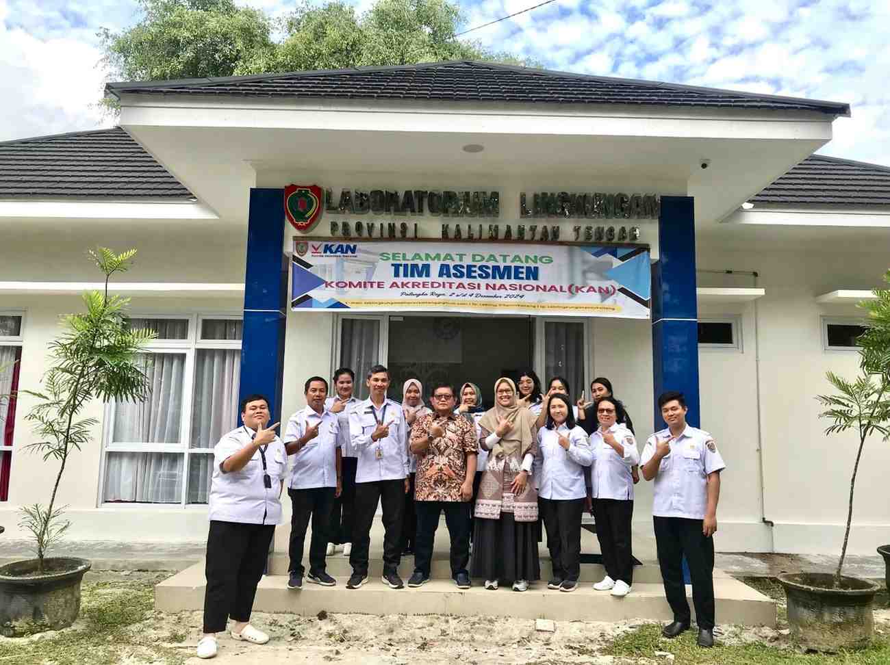 UPT Laboratorium Lingkungan DLH Prov. Kalteng Dapatkan Akreditasi dari Komite Akreditasi Nasional Sebagai Laboratorium Penguji dengan Identitas akreditasi LP-2094-IDN