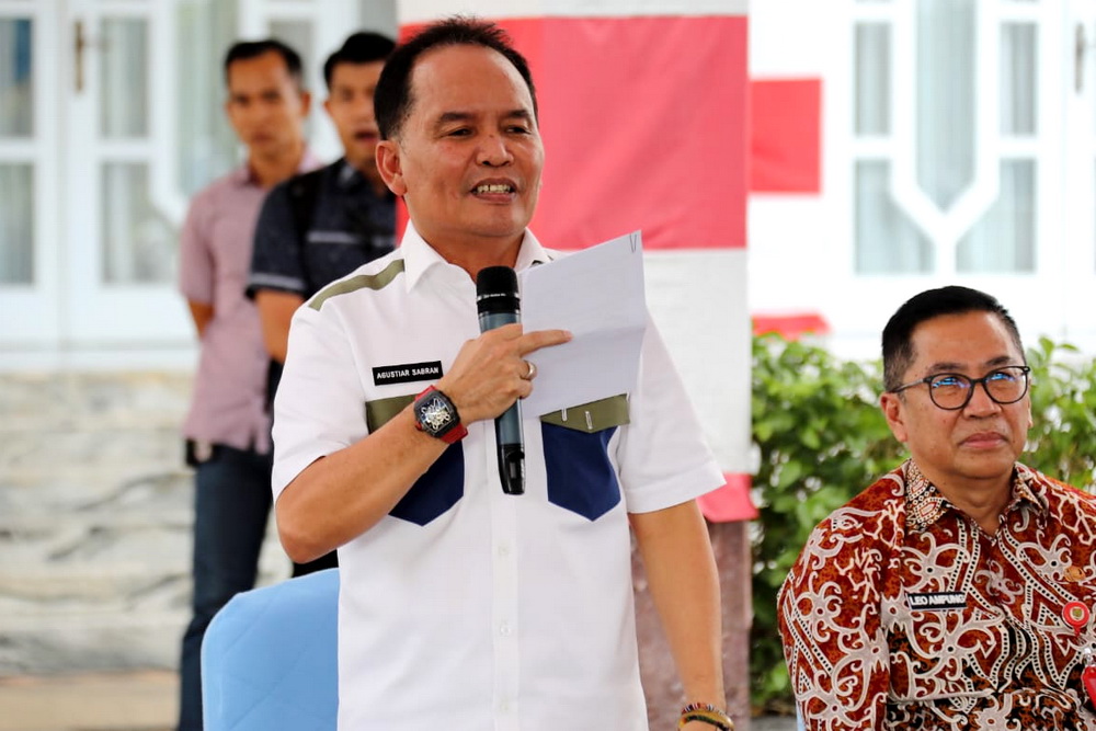 Kepala BAPPERIDA Leonard S. Ampung Dampingi Gubernur Kalteng Agustiar Sabran Dalam Kegiatan Hasupa Hasundau