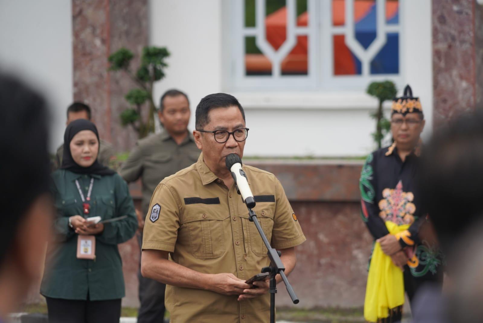 Gubernur Kalteng Agustiar Sabran Lepas Bantuan Darurat Bencana Banjir