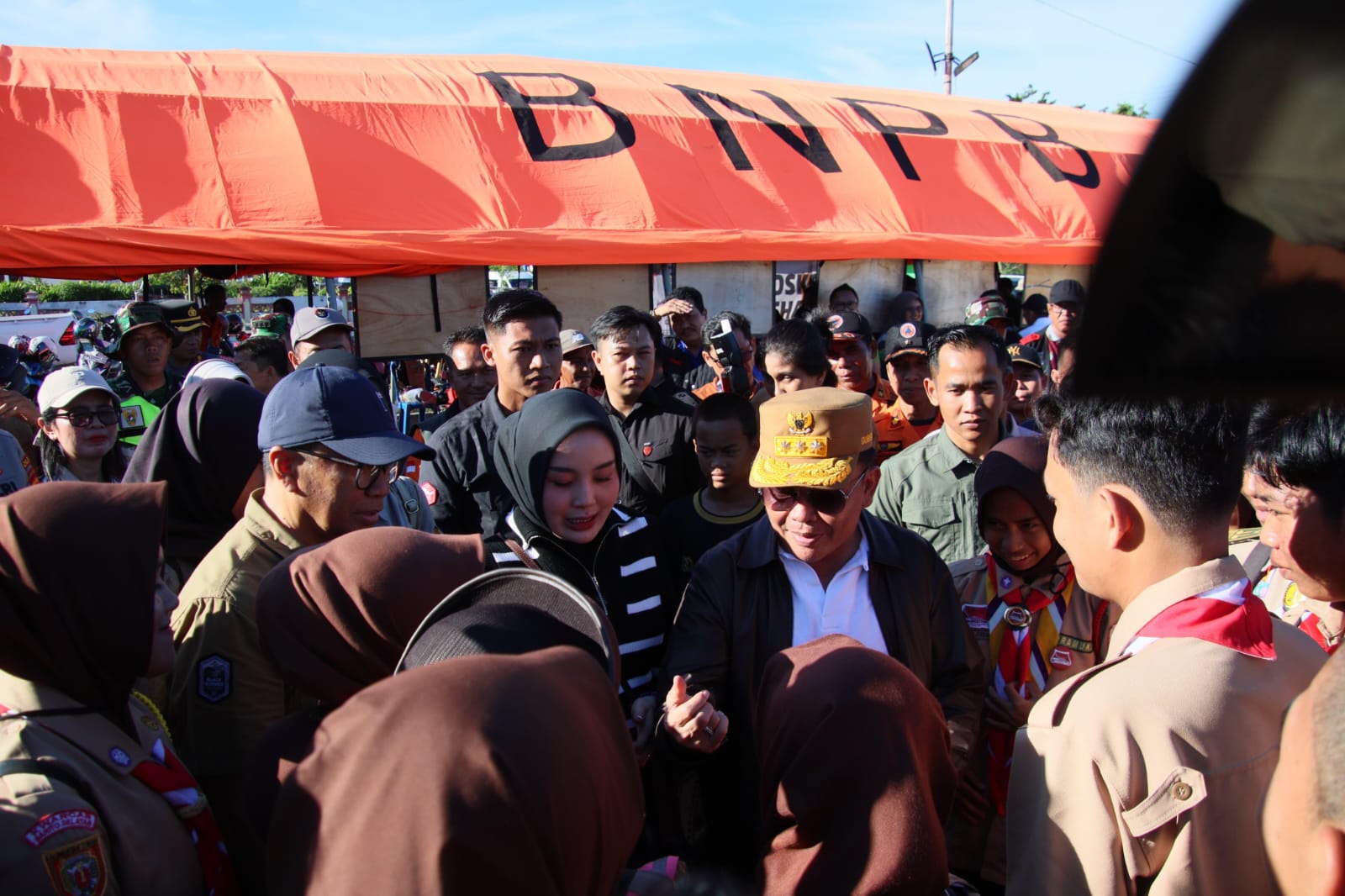 Gubernur Kalteng Agustiar Sabran Meninjau Jalan rusak Akibat Banjir