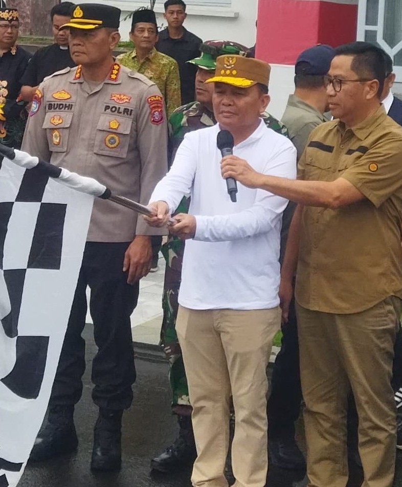 Plt. Kadis Ketahanan Pangan Prov. Kalteng Ikuti Pelepasan Pengiriman Bantuan Darurat Bencana Banjir