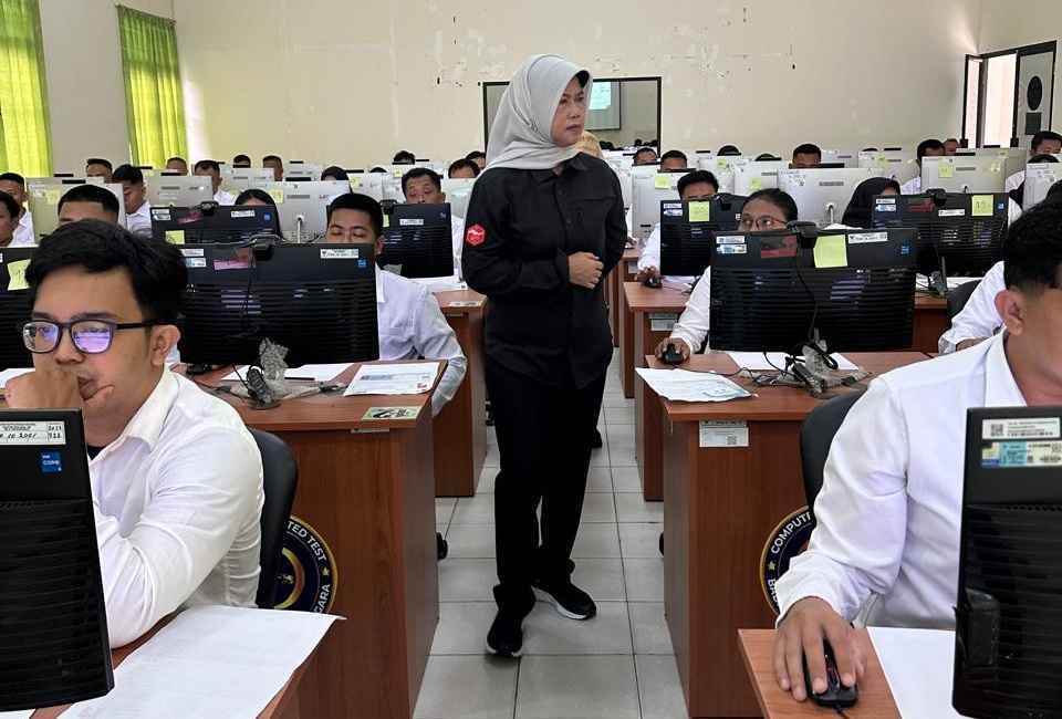 Kepala BKD Prov. Kalteng Lisda Arriyana Lakukan Pemantauan Pelaksanaan Seleksi PPPK Tahap 2