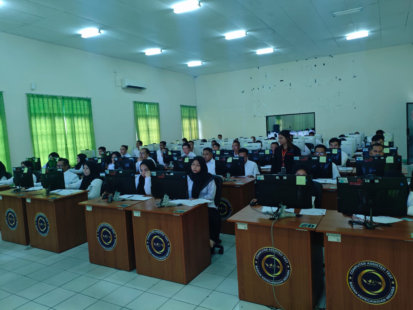 Kepala BKD Prov. Kalteng Lisda Arriyana Lakukan Pemantauan Pelaksanaan Seleksi PPPK Tahap 2