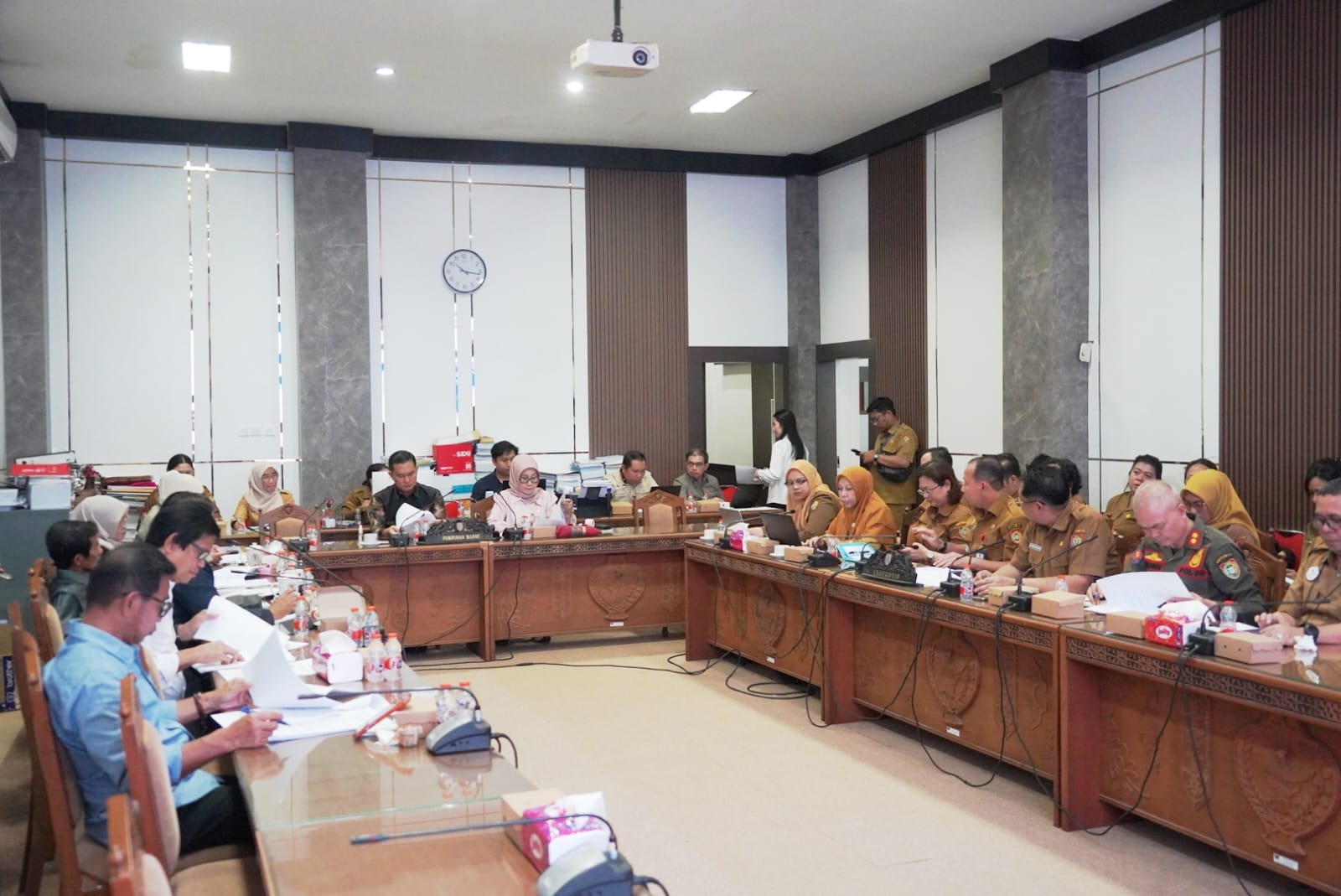 Staf Ahli Gubernur Kalteng Darliansjah Hadiri Rapat Pansus DPRD Bahas Raperda Penanaman Modal dan PTSP