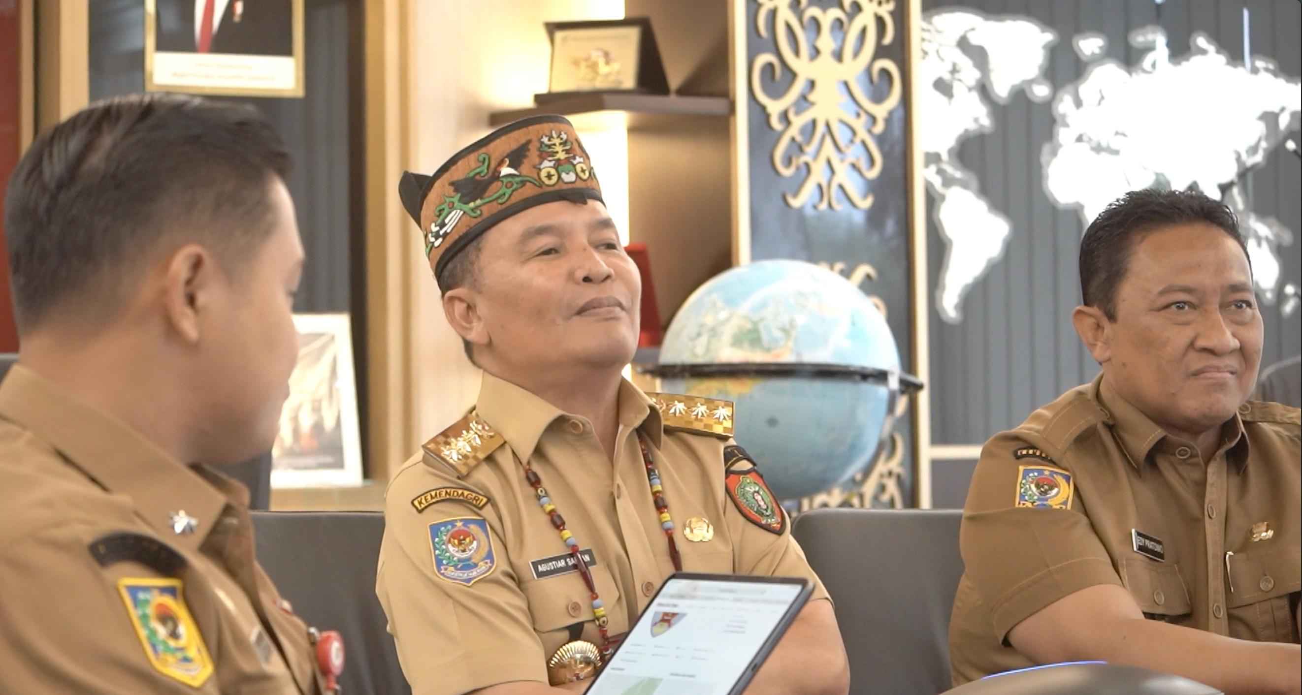 Gubernur Kalteng Agustiar Sabran Bersama Wagub Kalteng Edy Pratowo Menyapa Para Pelajar Tingkat SMA