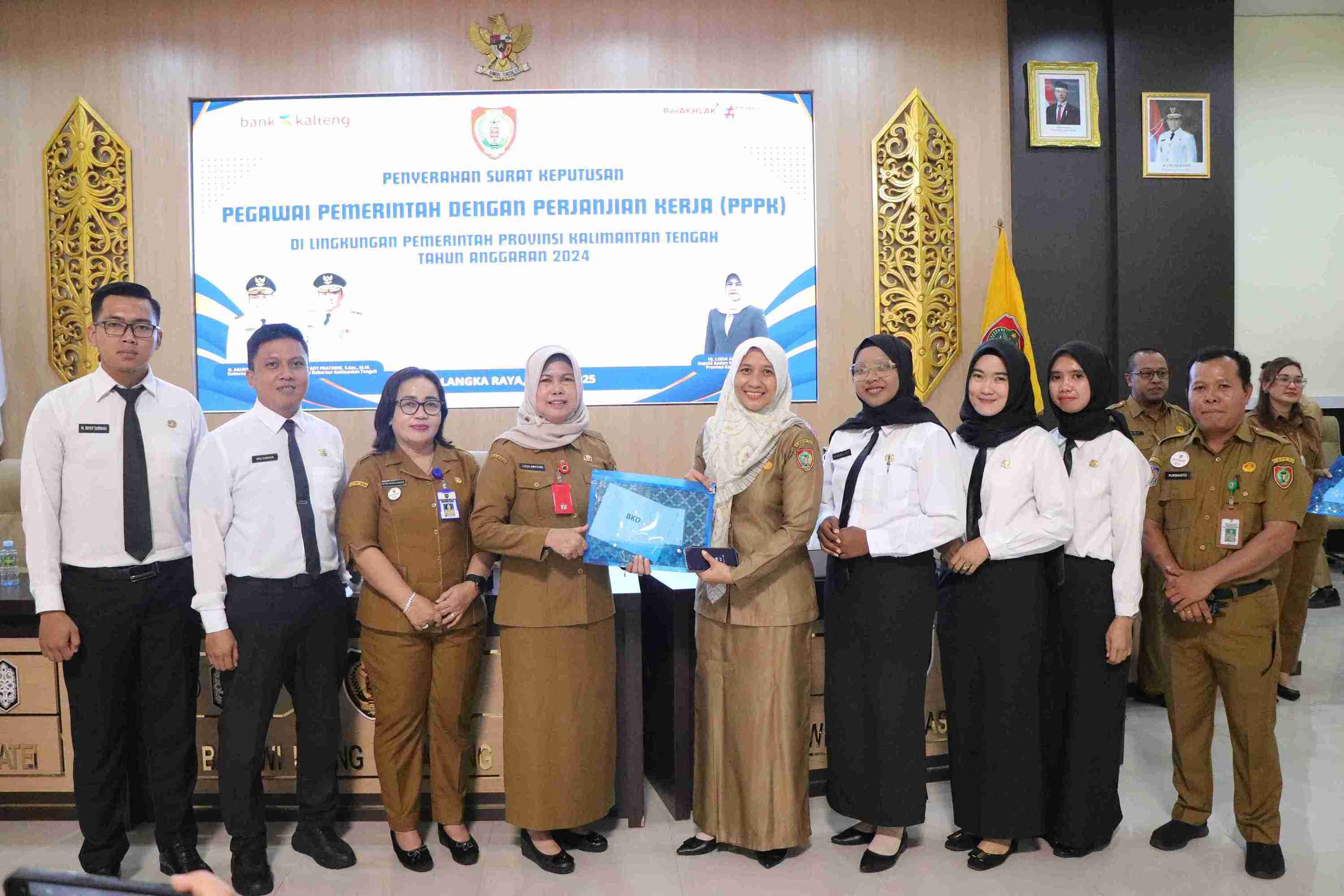 Kepala BKD Prov. Kalteng Lisda Arriyana Buka Pembekalan dan Penyerahan SK Bagi PPPK Tahap I