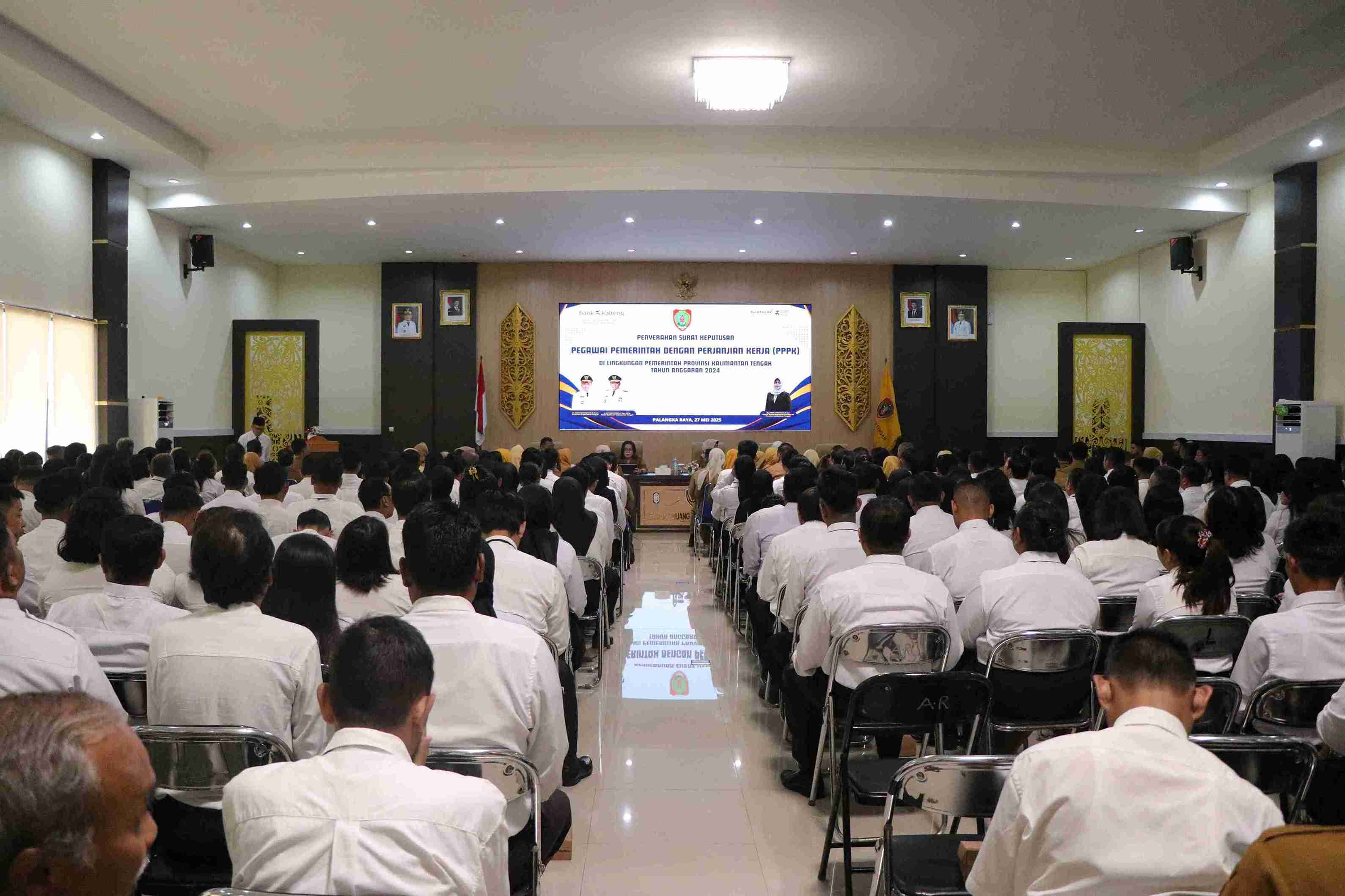 Kepala BKD Prov. Kalteng Lisda Arriyana Buka Pembekalan dan Penyerahan SK Bagi PPPK Tahap I
