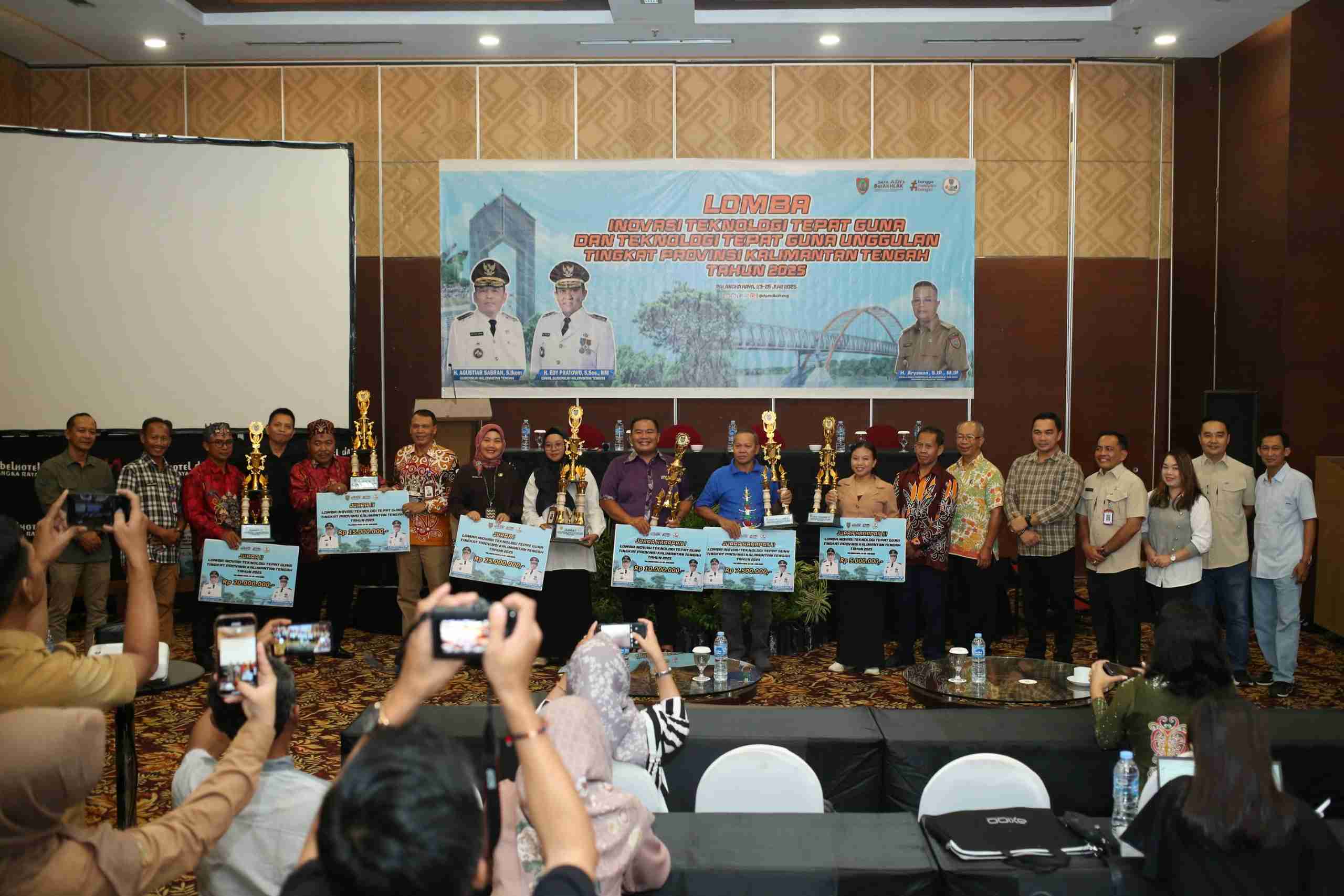 Kepala Dinas PMD Prov. Kalteng Aryawan Beri Apresiasi Kepada Para Peserta dan Para Pemenang