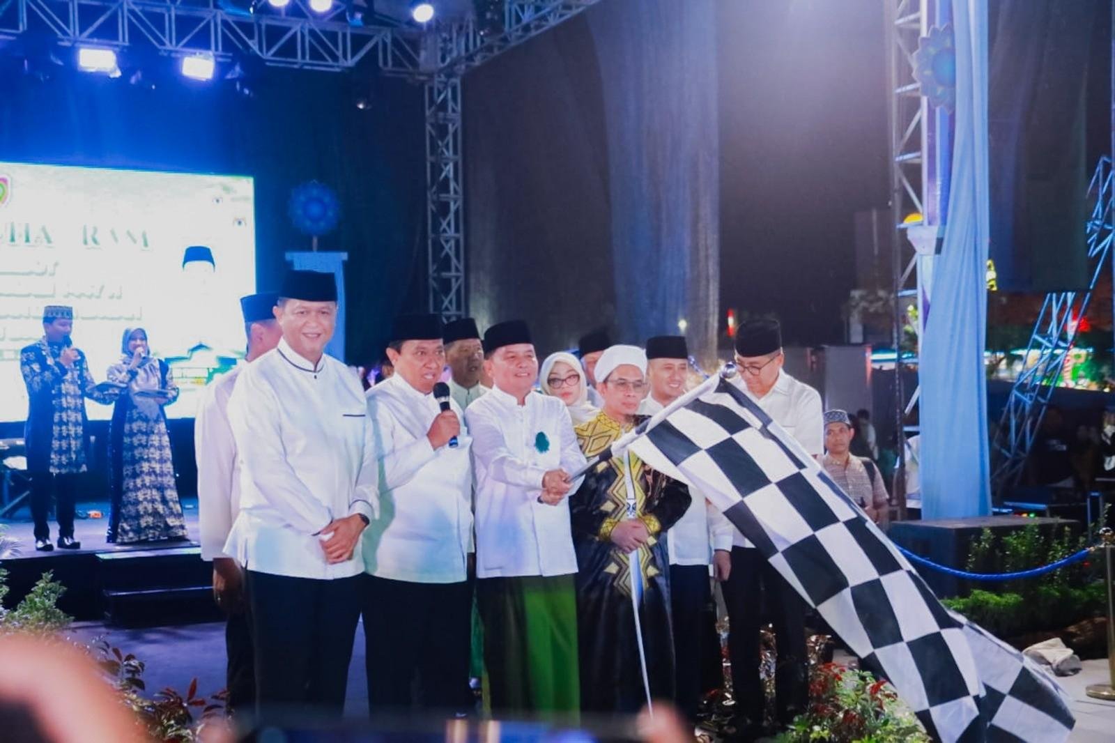 Gubernur Kalteng Agustiar Sabran dan Wagub Edy Pratowo Melepas Pawai Muharram 1447 H