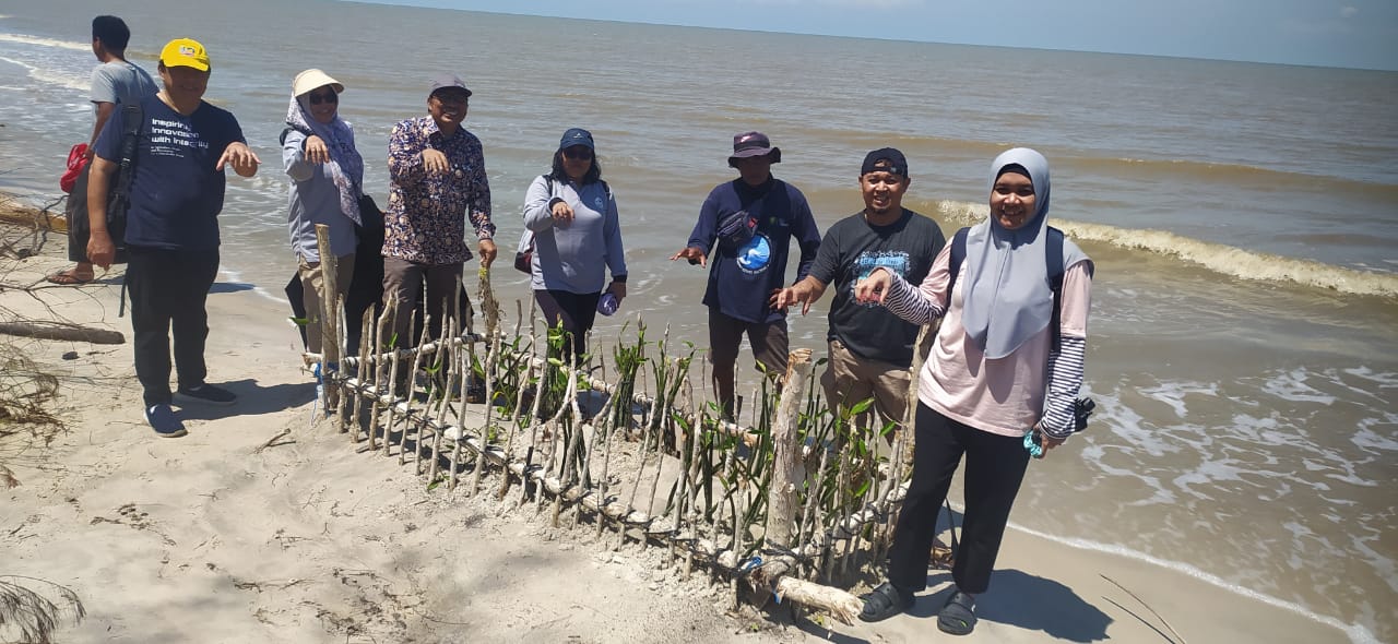 Dislutkan Prov. Kalteng Selenggarakan Pelatihan dan Monitoring Evaluasi Kegiatan Penanaman Vegetasi Pantai