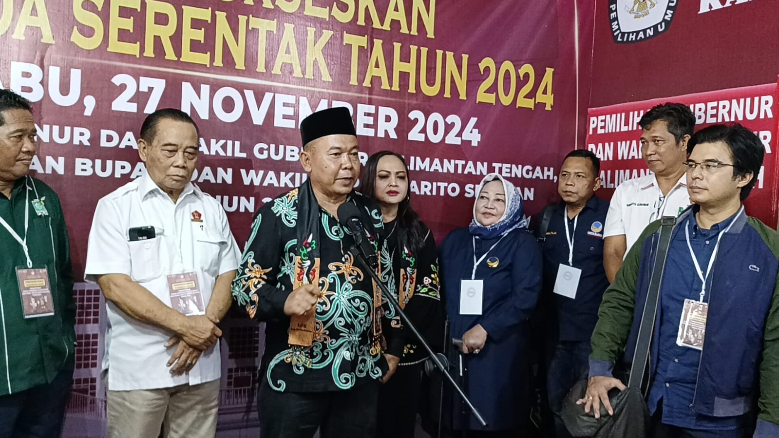 Juana-Tini Rusdihatie mendaftar ke KPU Barito Selatan