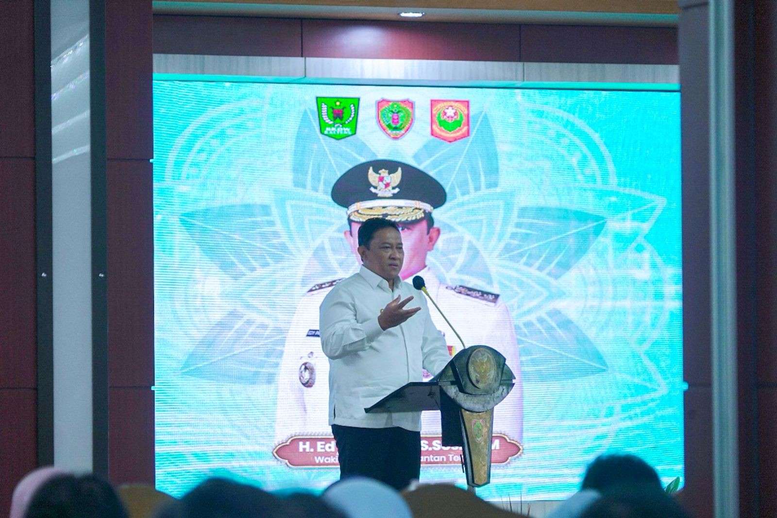 Wagub Kalteng Edy Pratowo Mengukuhkan BKOW Provinsi Kalteng Masa Bakti 2025–2030