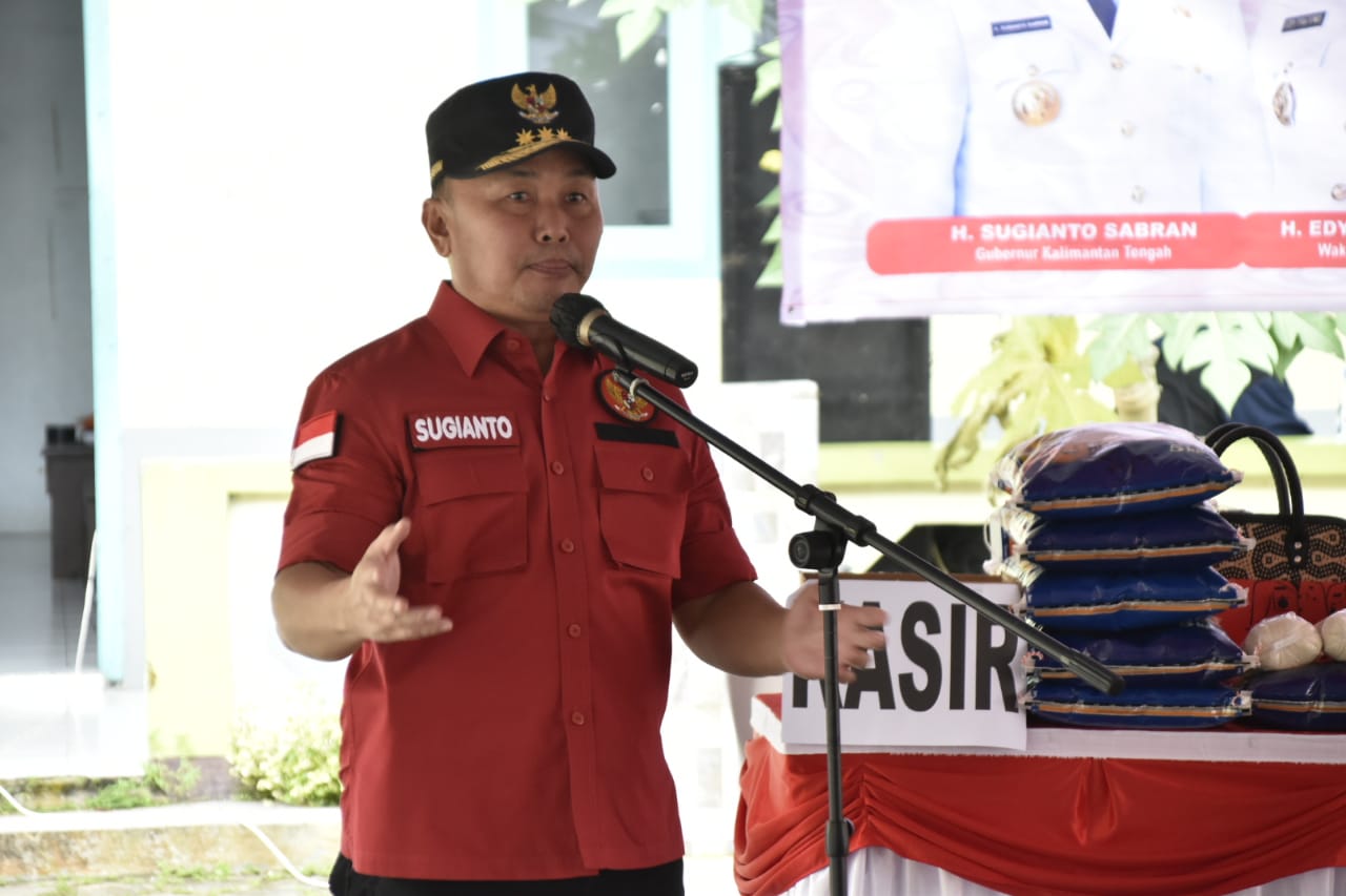 Gubernur Kalteng Tinjau Pasar Murah Dan Pasar Penyeimbang Di Halaman Masjid Nurul Syajaroh