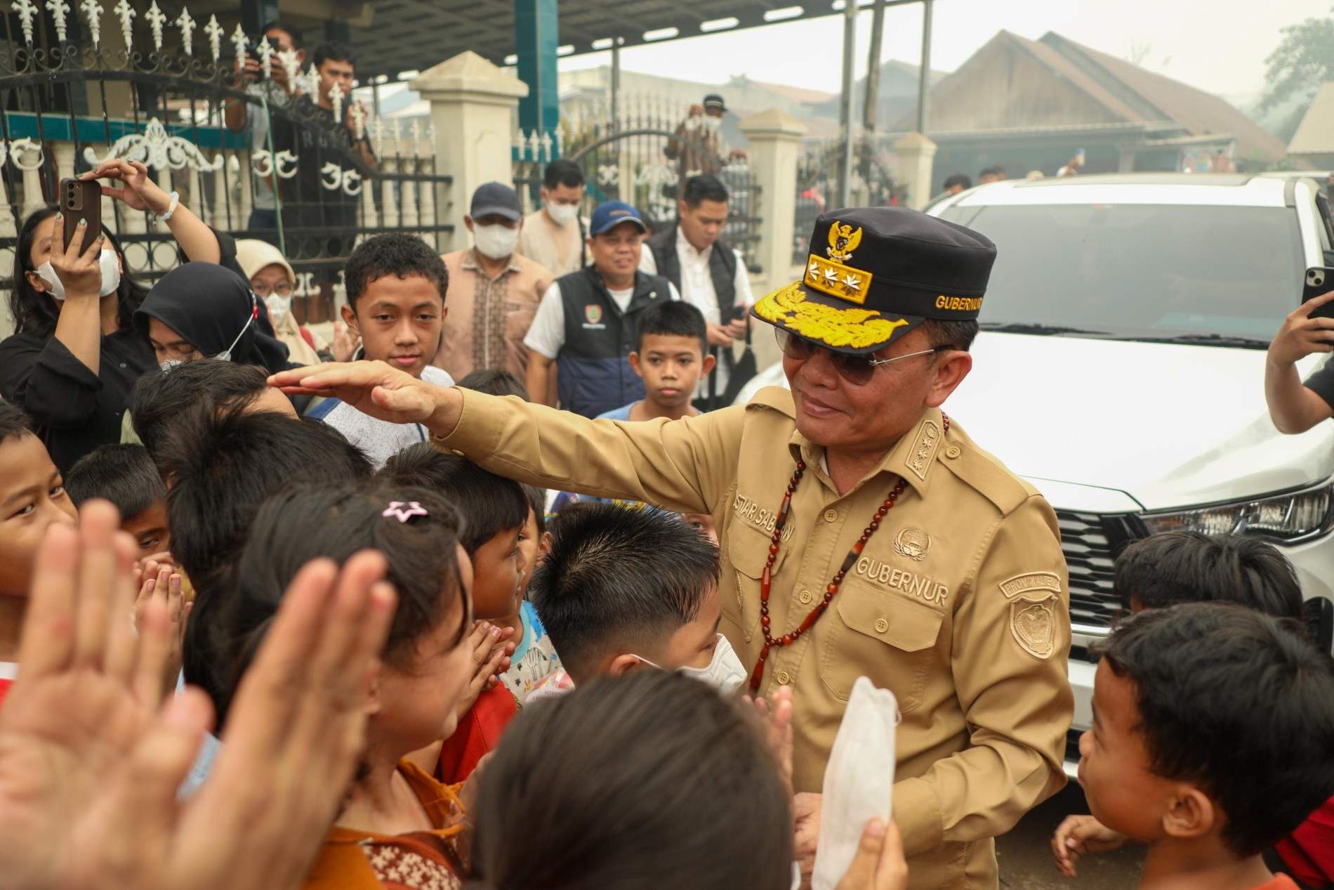 Gubernur Agustiar Sabran Salurkan Bantuan Pangan, BLT KHBS, dan Layanan Kesehatan Gratis bagi Masyarakat