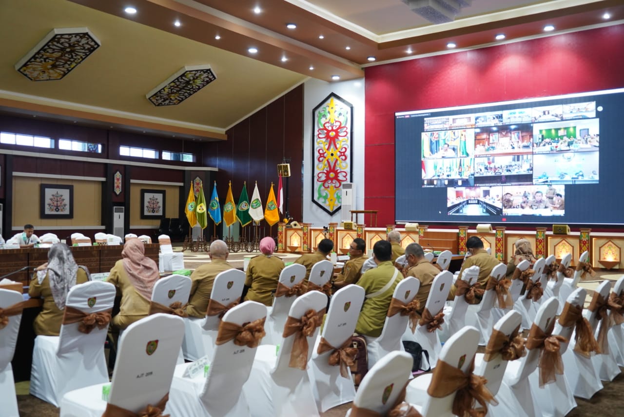 Sekda Prov. Kalteng Ikuti Rakor Pengendalian Inflasi Di Daerah Bersama Menteri Dalam Negeri RI Secara Virtual