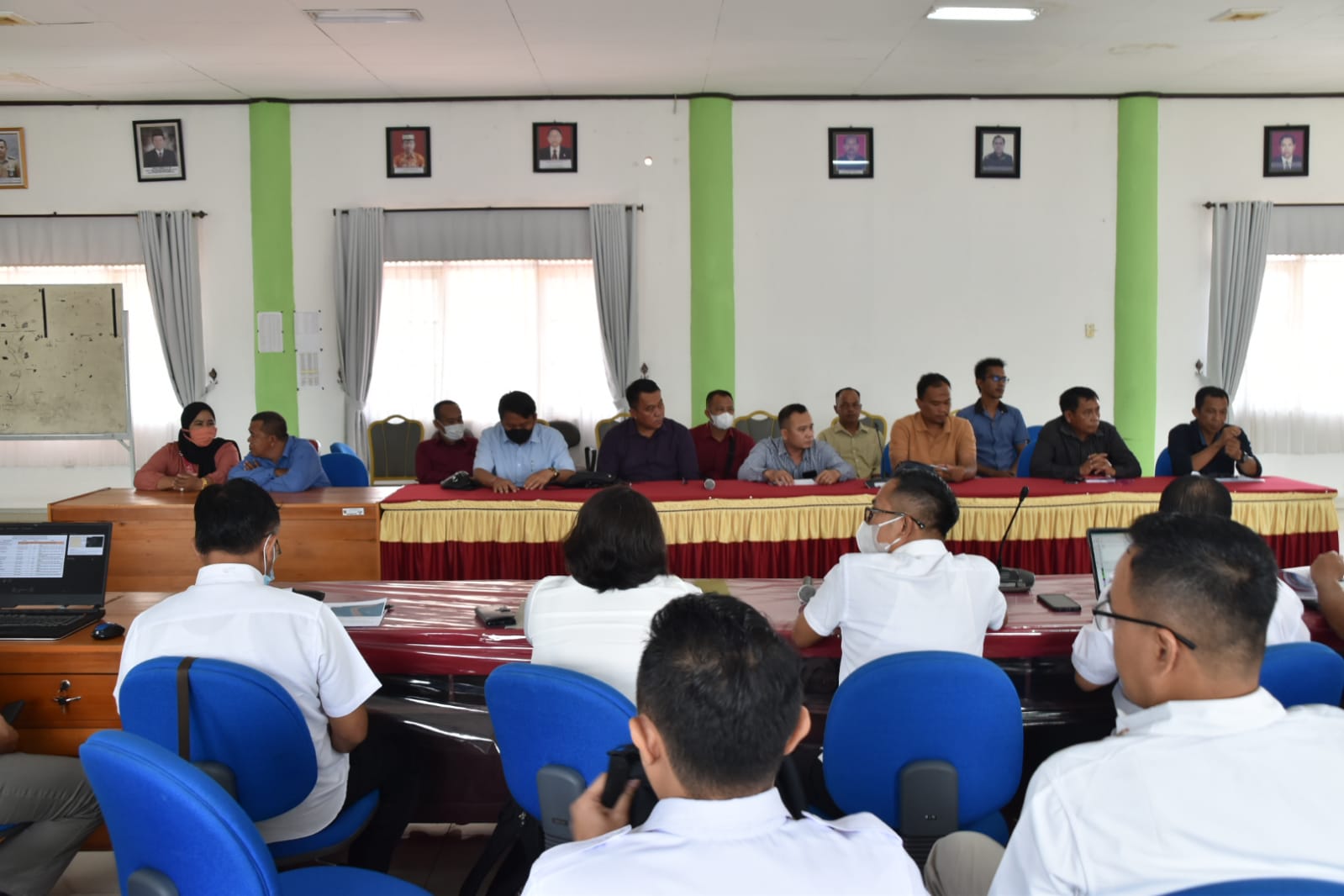 Asisten Ekbang Leonard S. Ampung Buka Secara Resmi Rapat Verifikasi Kelayakan WIUP Batuan dan Wilayah Surat Izin Penambangan Batuan