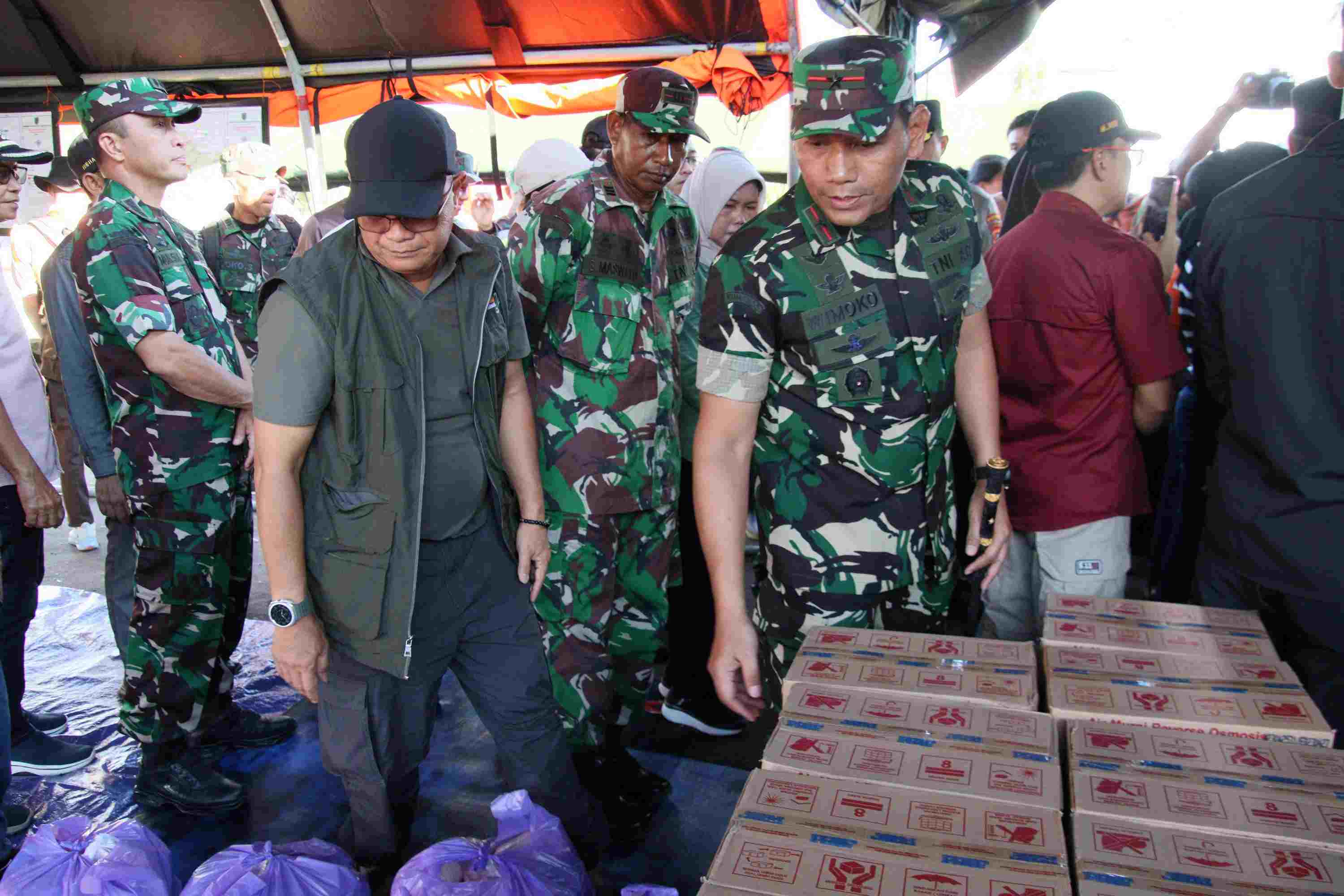 Kadis PMD Prov. Kalteng Aryawan Dampingi Gubernur Kalteng Agustiar Sabran Tinjau Lokasi Terdampak Banjir