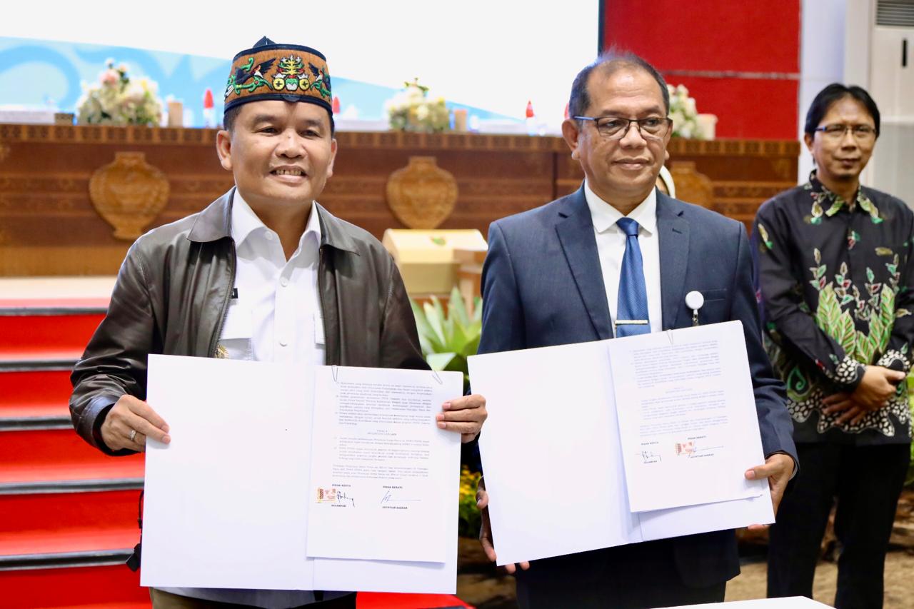 Gubernur Kalteng Agustiar Sabran Bersama Rektor UPR Salampak Lakukan Penandatanganan PKS Hibah Dana Pemprov Kalteng