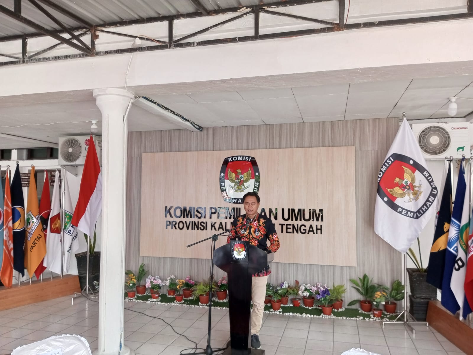 Badan Kesbangpol Prov. Kalteng Ikuti Kegiatan Coffee Morning KPU Prov. Kalteng Bersama Forkopimda Prov. Kalteng dan Stakeholder