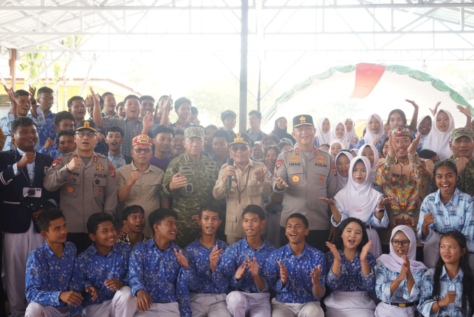 Gubernur Kalteng Agustiar Sabran Bersama Forkopimda Kunjungi SMAN 1 Balai Riam