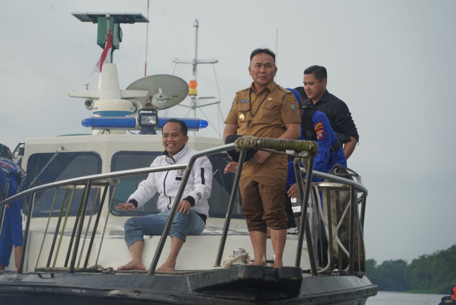 Gubernur Kalteng Beserta Jajaran Lakukan Pemantauan Situasi Banjir Sekaligus Distribusi Bantuan Logistik